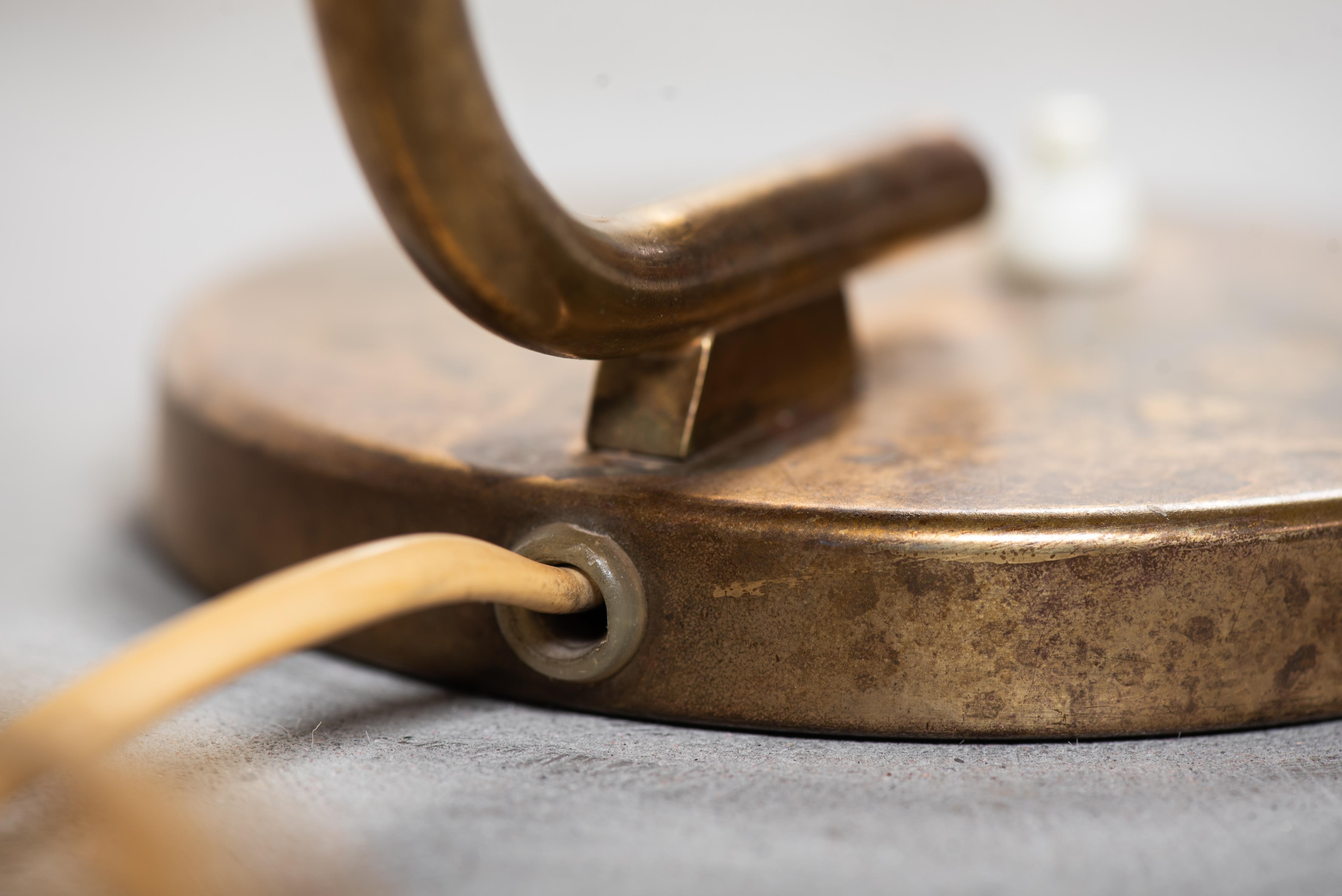 Lampe de table vintage en laiton du milieu du siècle pour Itsu, Finlande, années 1950 en vente 3