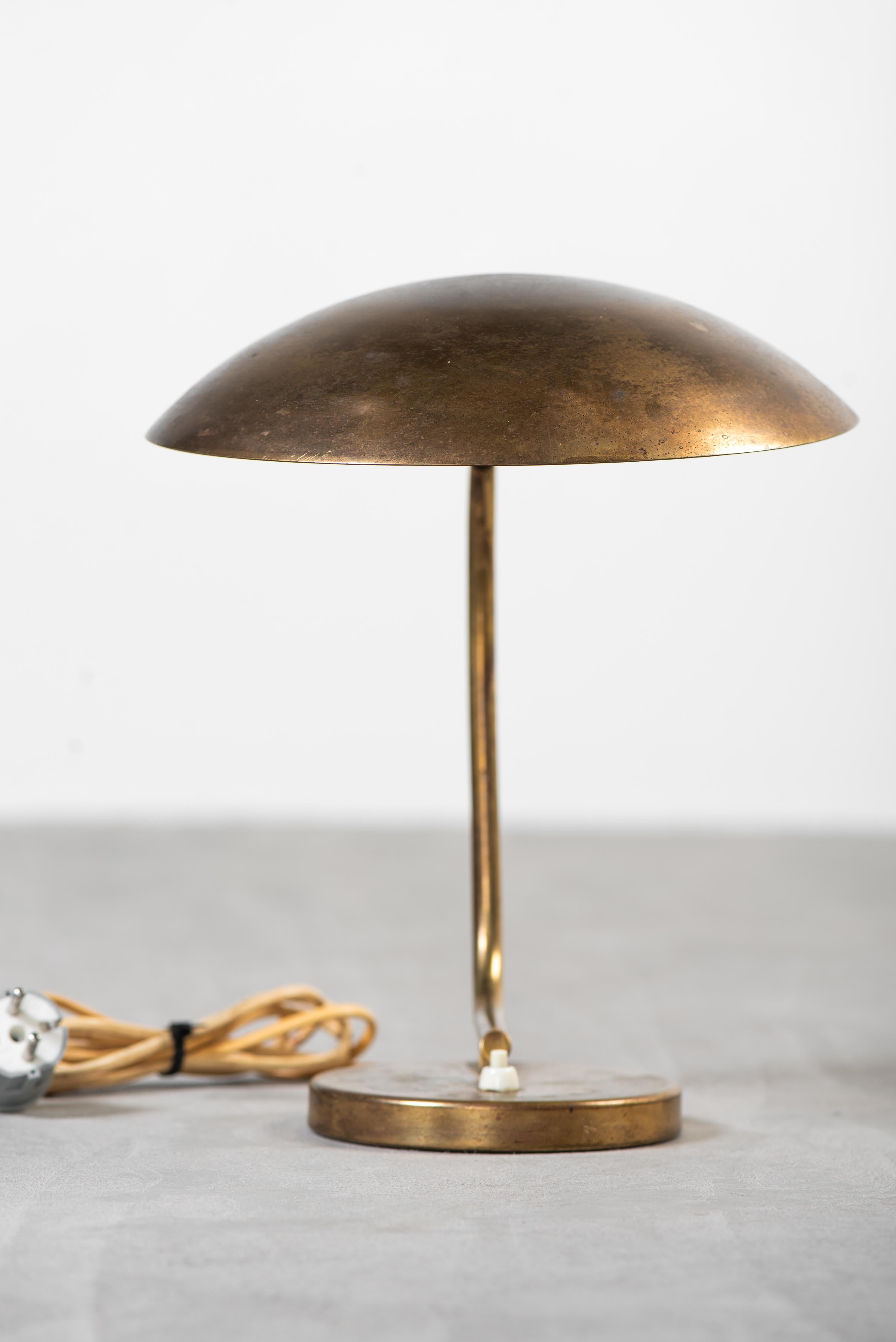 Lampe de table vintage en laiton du milieu du siècle pour Itsu, Finlande, années 1950 en vente 6