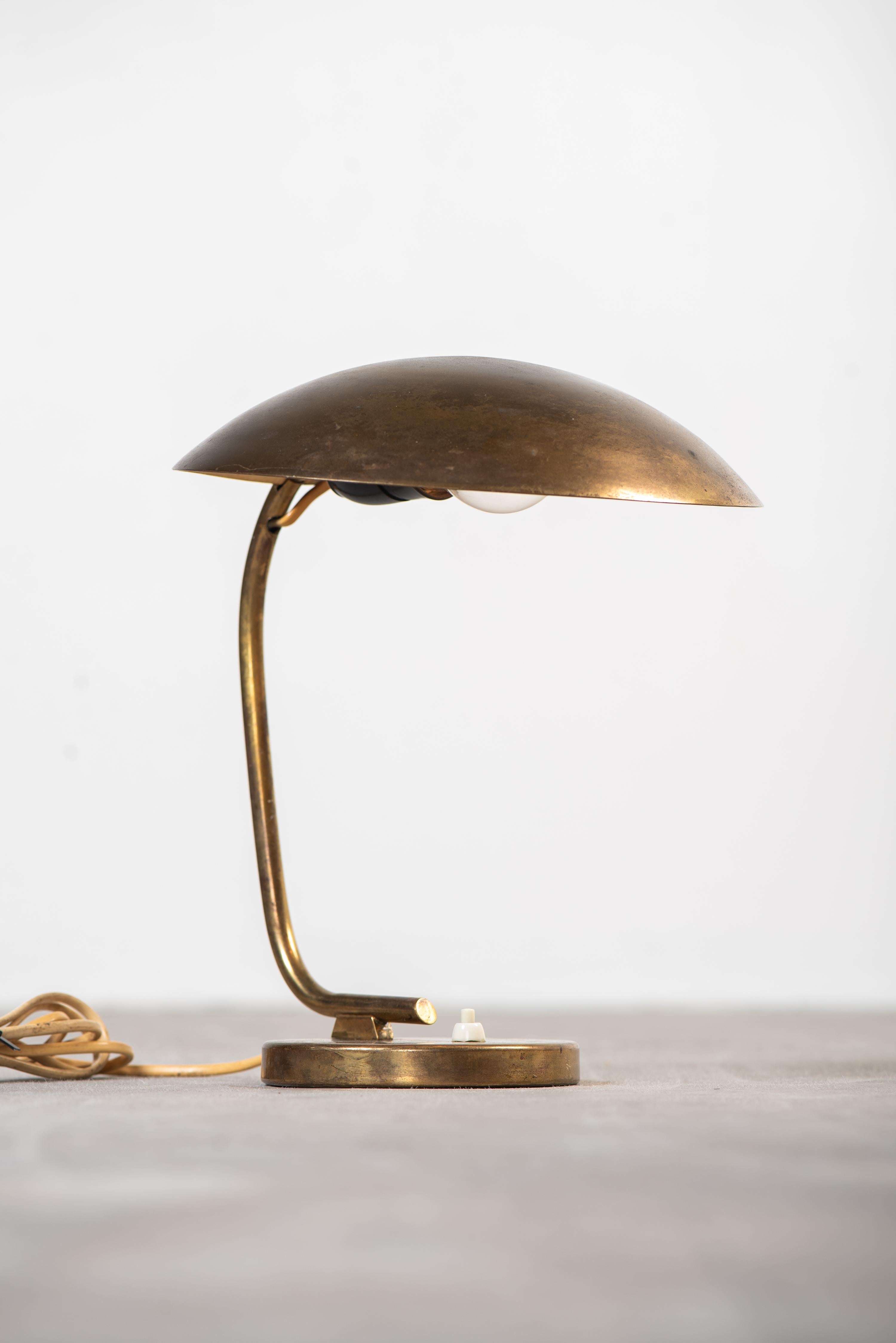 Lampe de table vintage en laiton du milieu du siècle pour Itsu, Finlande, années 1950 en vente 11