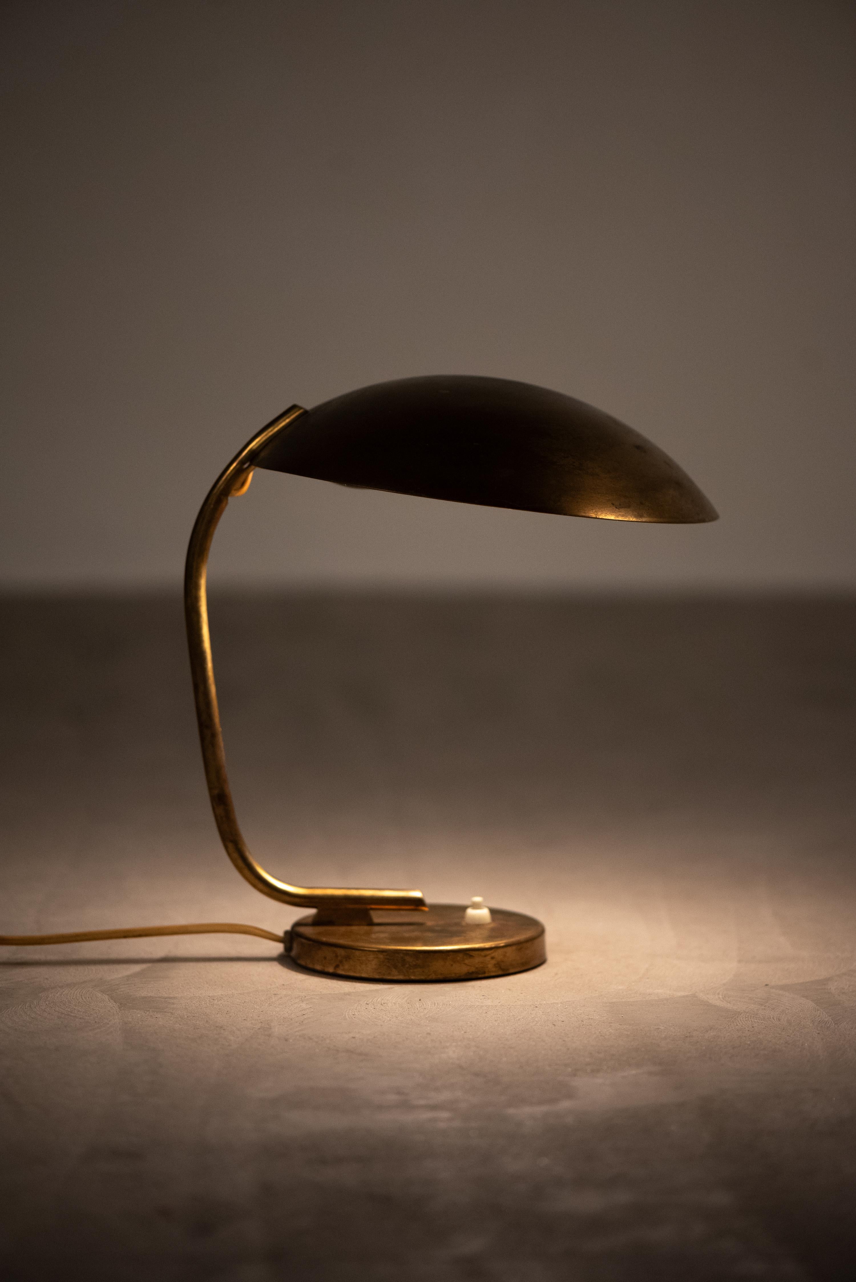 Lampe de table vintage en laiton du milieu du siècle pour Itsu, Finlande, années 1950 en vente 13
