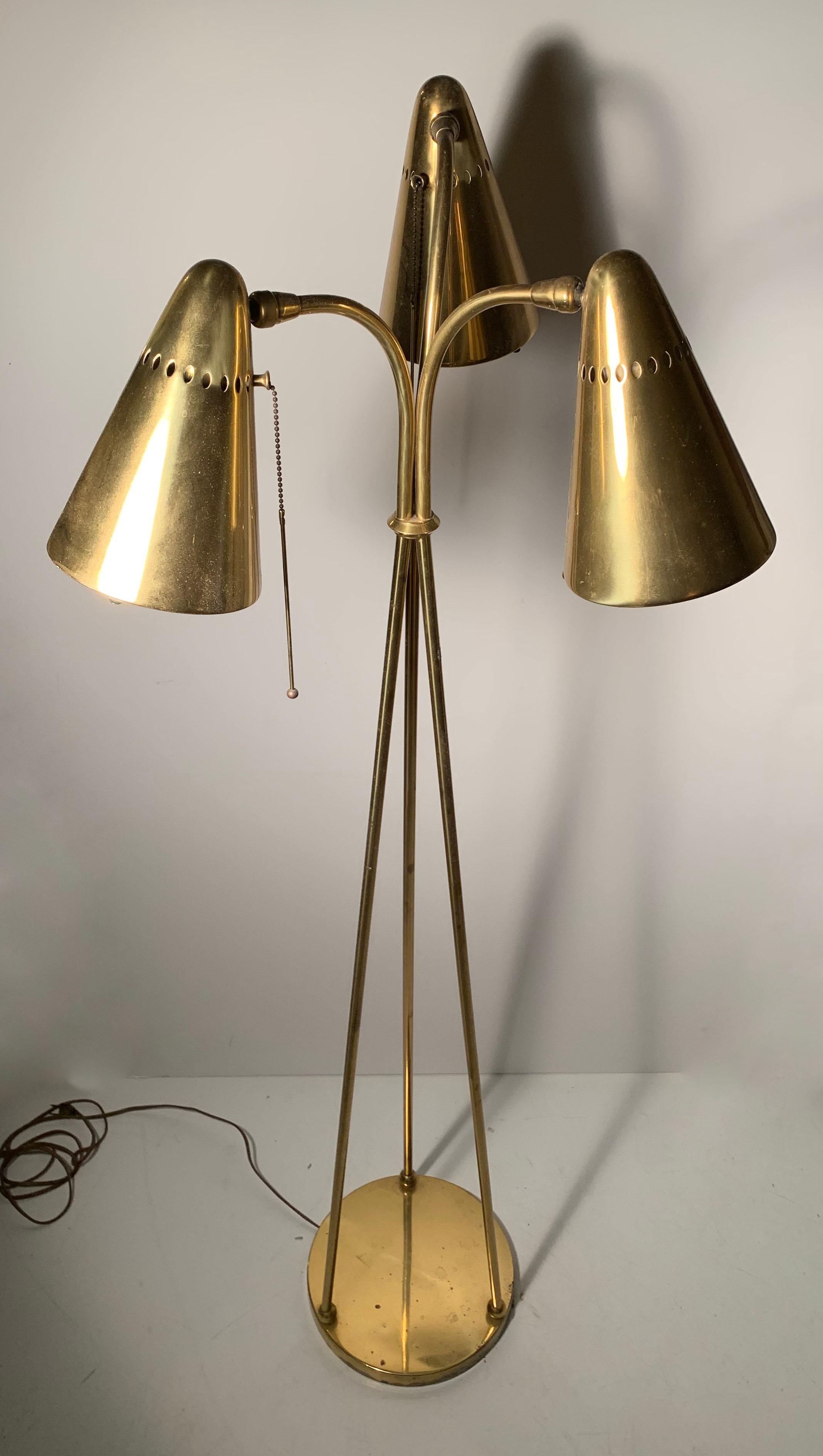 Mid-Century Modern Vintage Midcentury Brass Tri Floor Lamp en vente