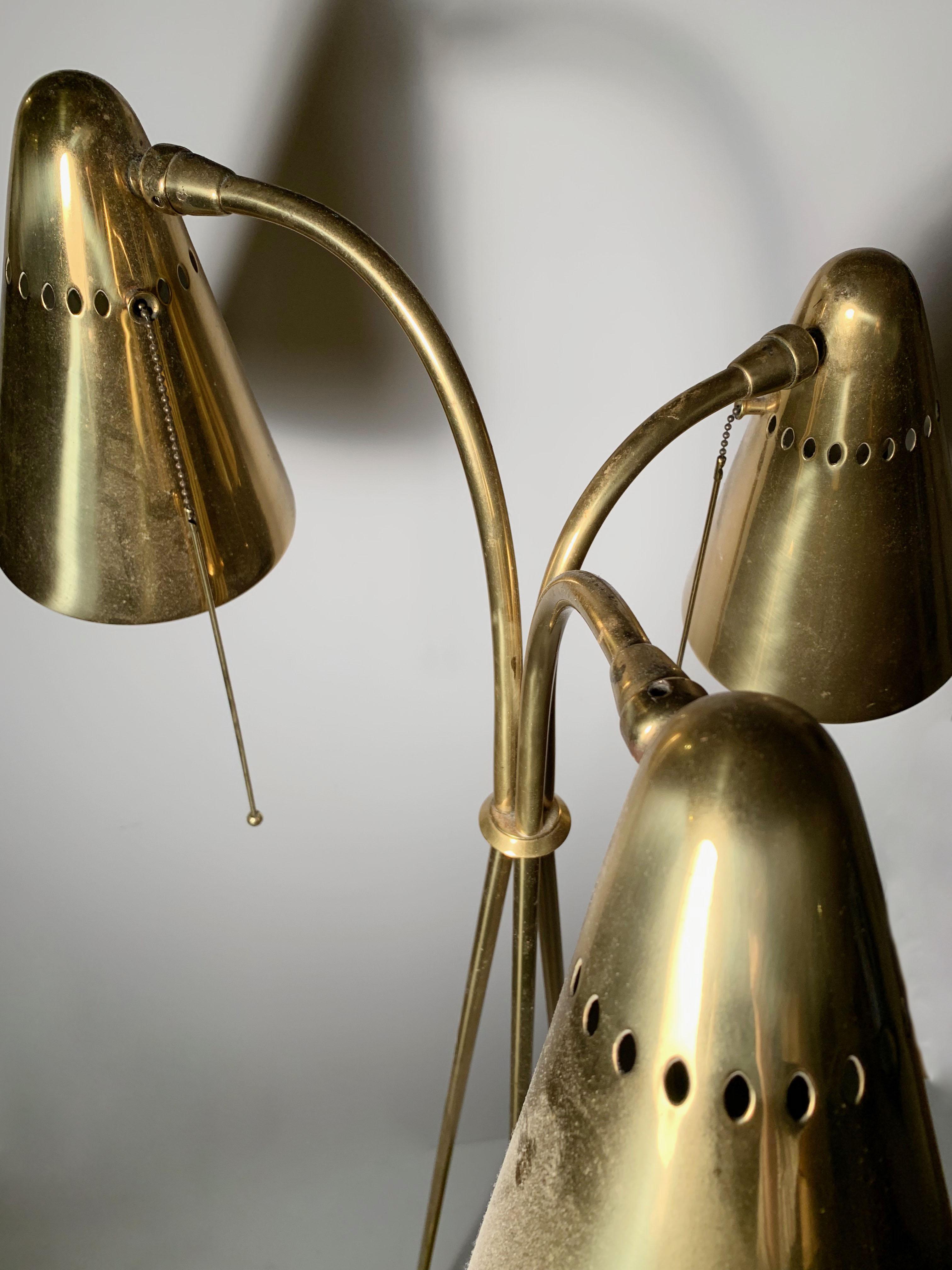 Vintage Midcentury Brass Tri Floor Lamp Bon état - En vente à Chicago, IL