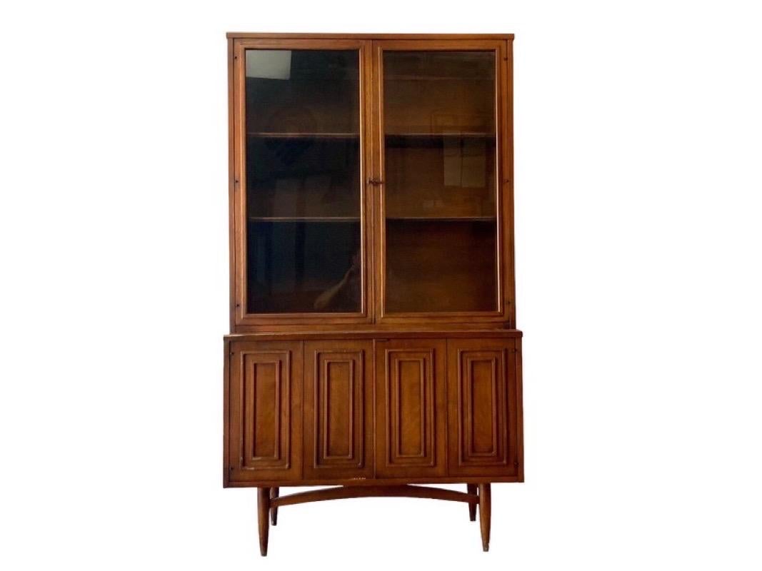 Vintage Mid-Century Modern Broyhill sculptra China Hutch or Record cabinet Credenza 

Dimensions. 39 W ; 17 D ; 69 H

Drawer. 34 W ; 23 D ; 4 1/2 H

Glass Door 18 W ; 38 H 

Shelves are Placed 13 “ apart.