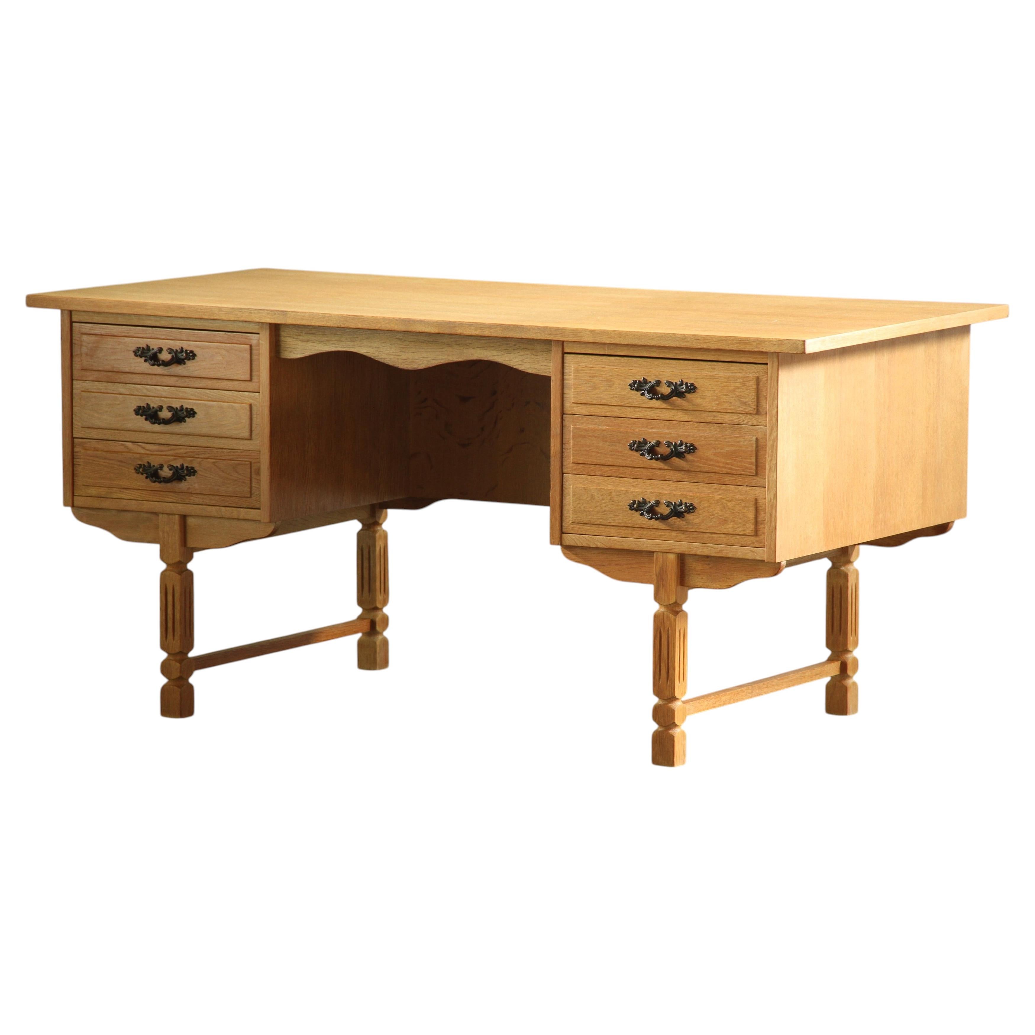 What is a desk with shelves called?
