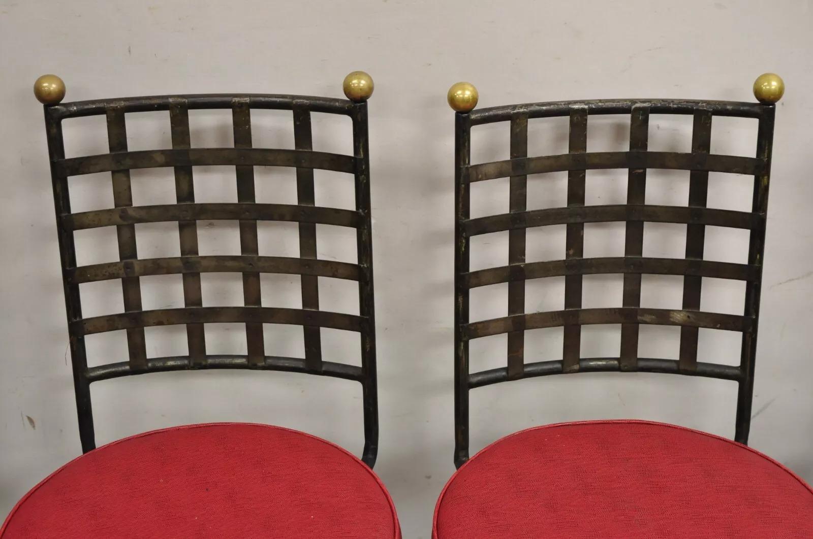 20th Century Vintage Mid Century Brutalist Iron Chain Link Swivel Counter Bar Stool Set of 4 For Sale