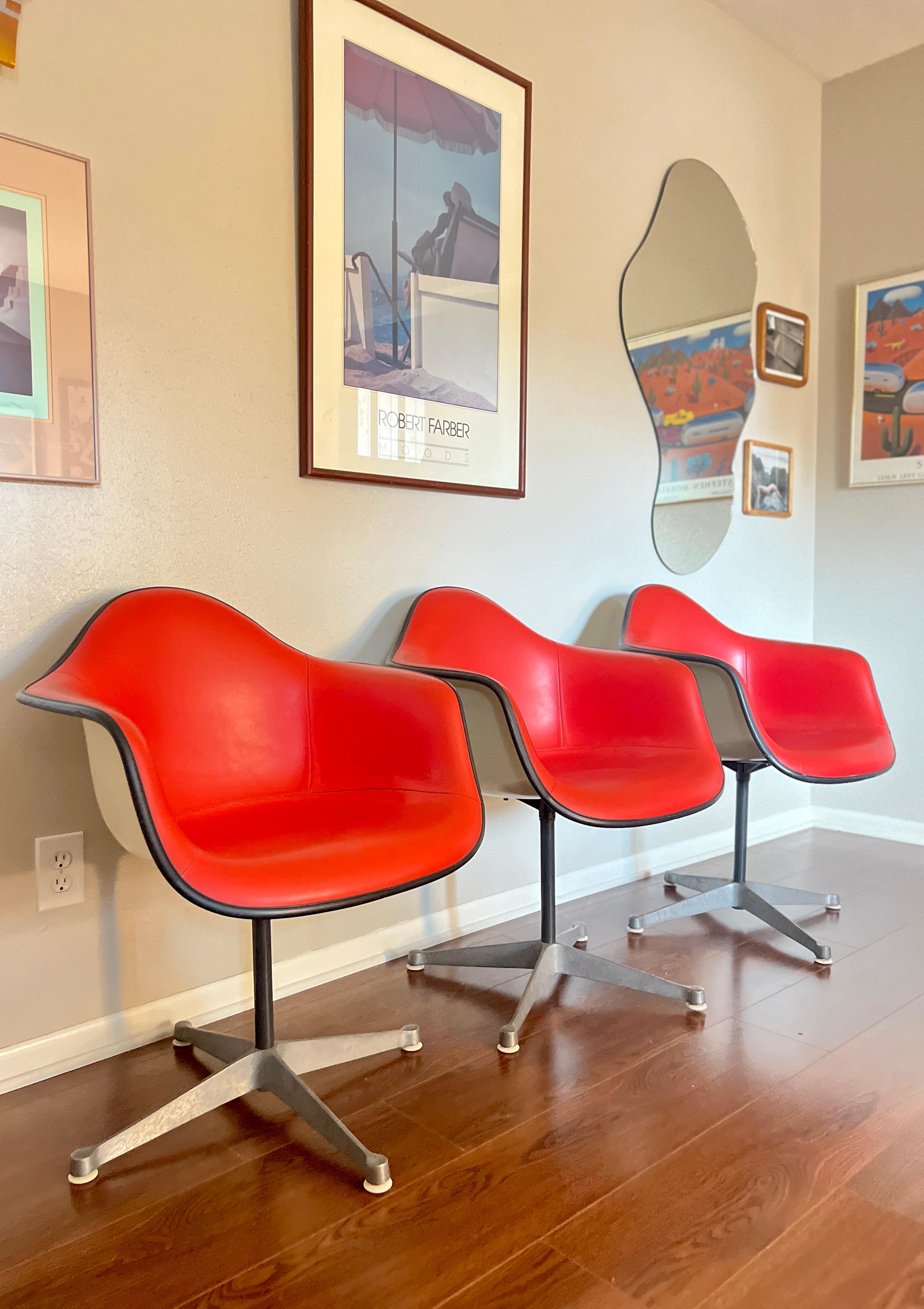 Vintage Midcentury Charles & Ray Eames Fiberglass Shell Chairs by Herman Miller 1