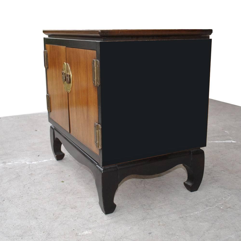 Chin Hua Nachttisch aus der Mitte des Jahrhunderts von Lane Furniture (Chinoiserie)