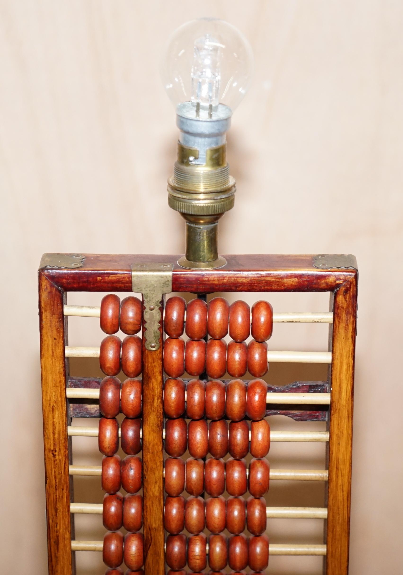 Vintage Midcentury Chinese Hardwood Abacus Lampe vollständig gestempelt Originalbeschläge (Chinesisch) im Angebot