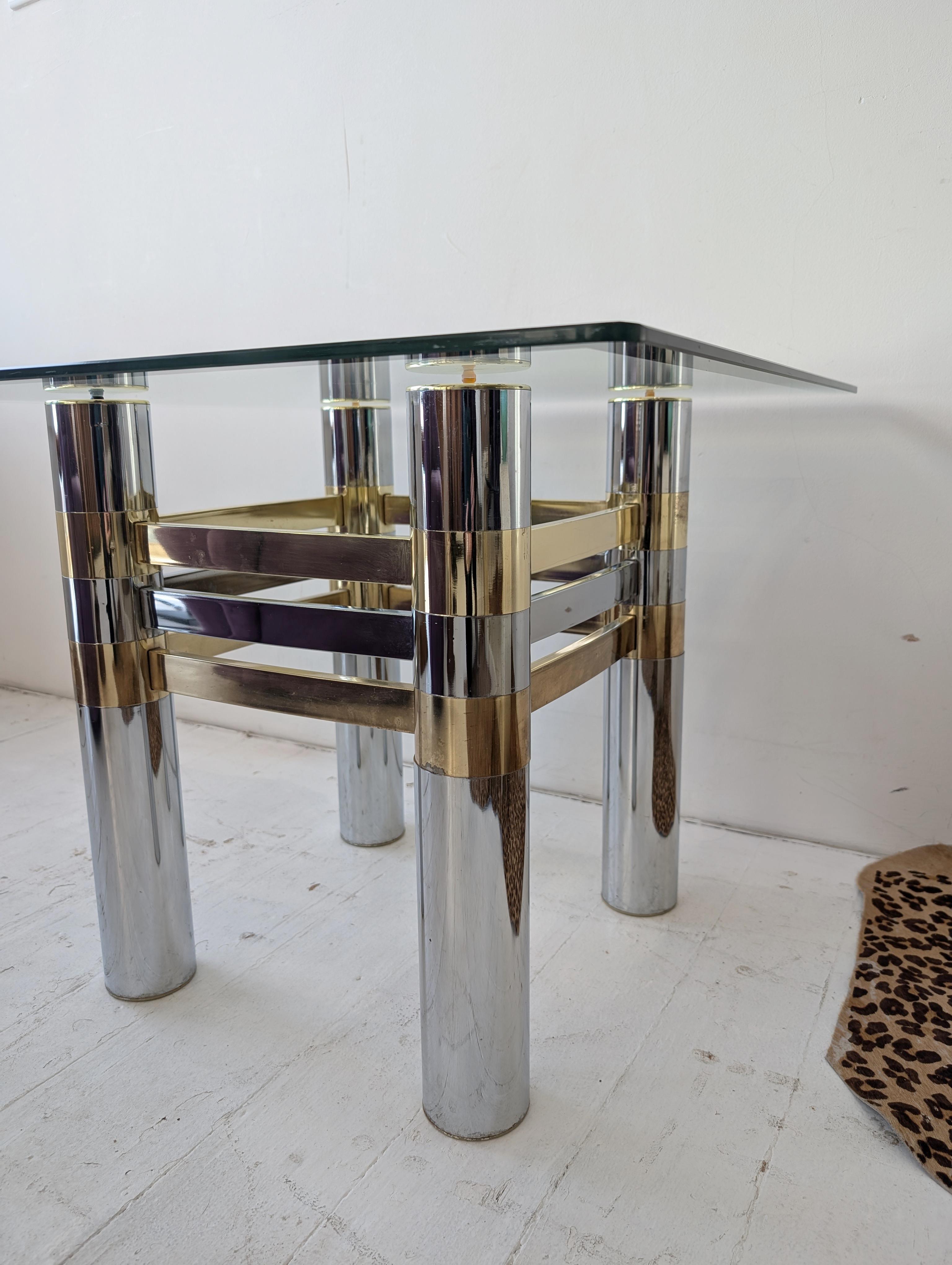 Table basse/latérale vintage du milieu du siècle, chromée et dorée en vente 3