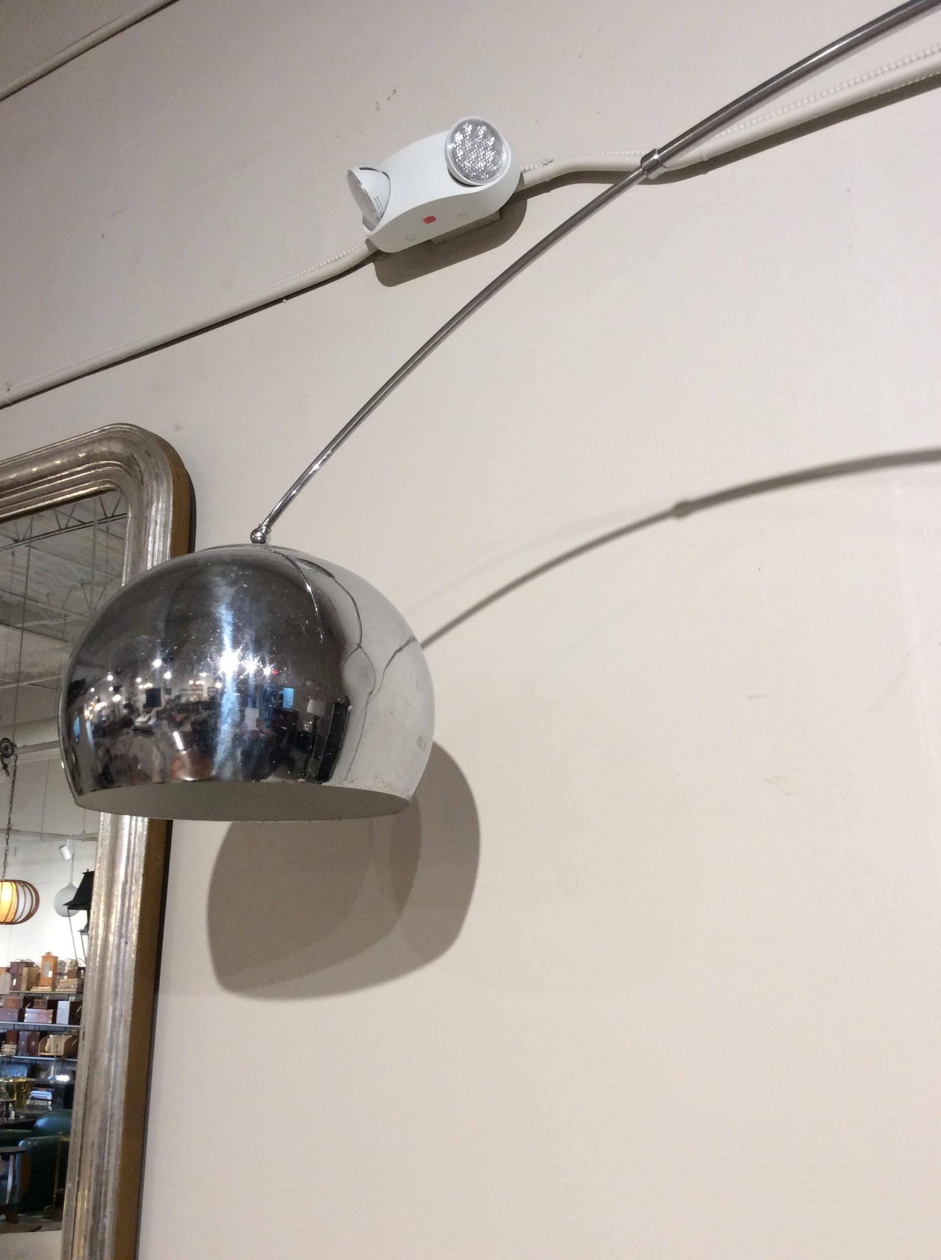 Vintage Midcentury Chrome and Marble Base Italian Arc Floor Lamp en vente 1