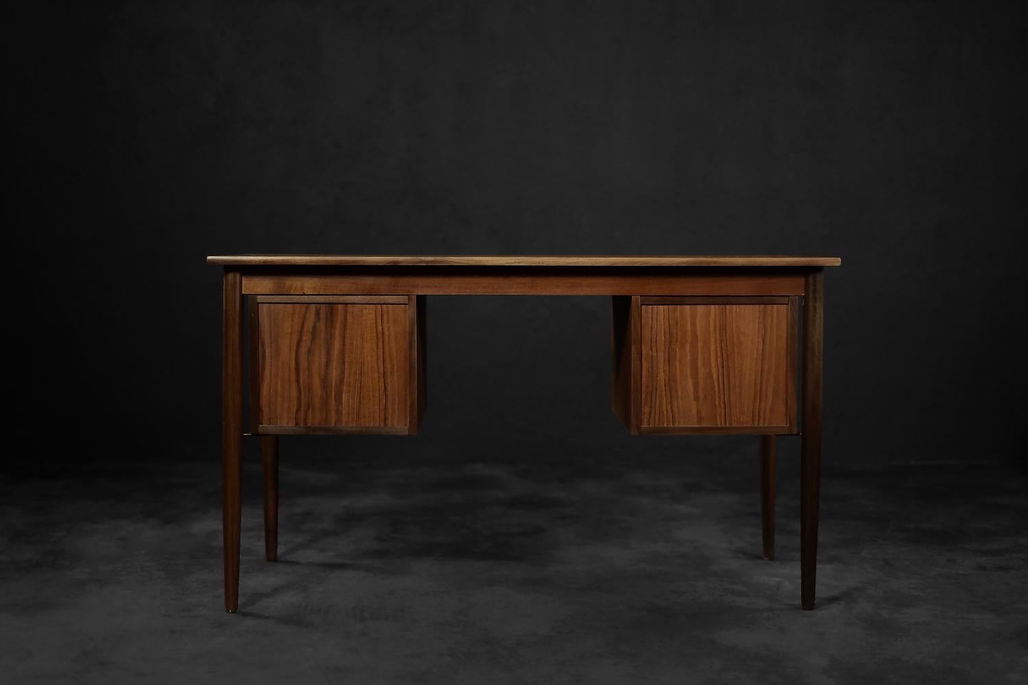 Vintage Mid-Century Classic Scandinavian Modern Teak Wood Desk with Drawers For Sale 7