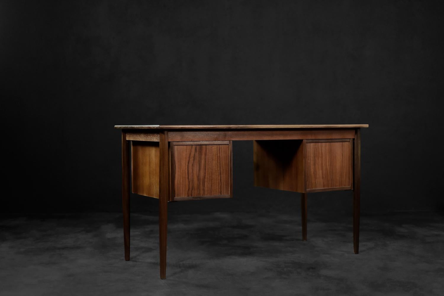Vintage Mid-Century Classic Scandinavian Modern Teak Wood Desk with Drawers For Sale 4
