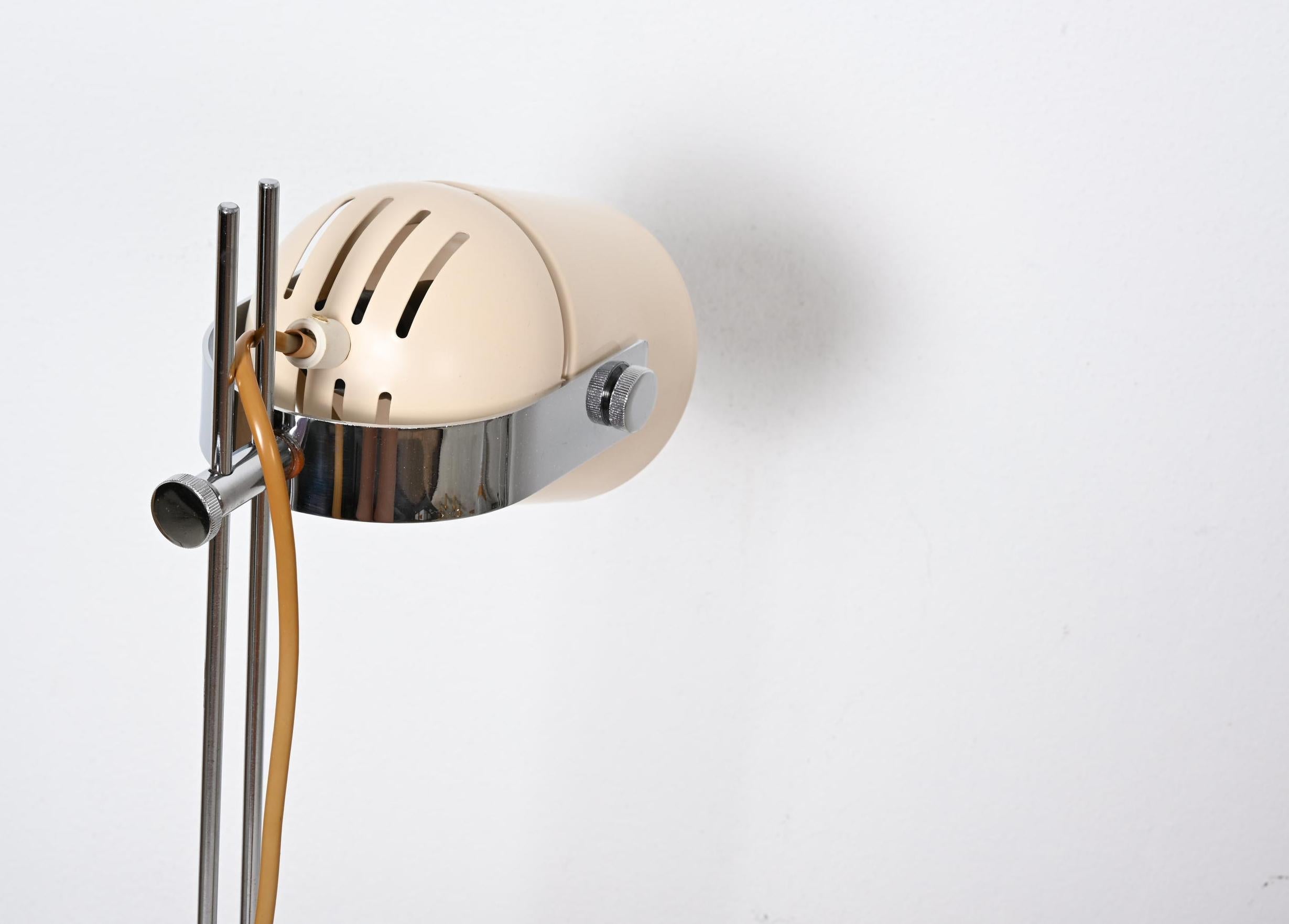 Lámpara de mesa vintage de mediados de siglo en crema Acero en venta