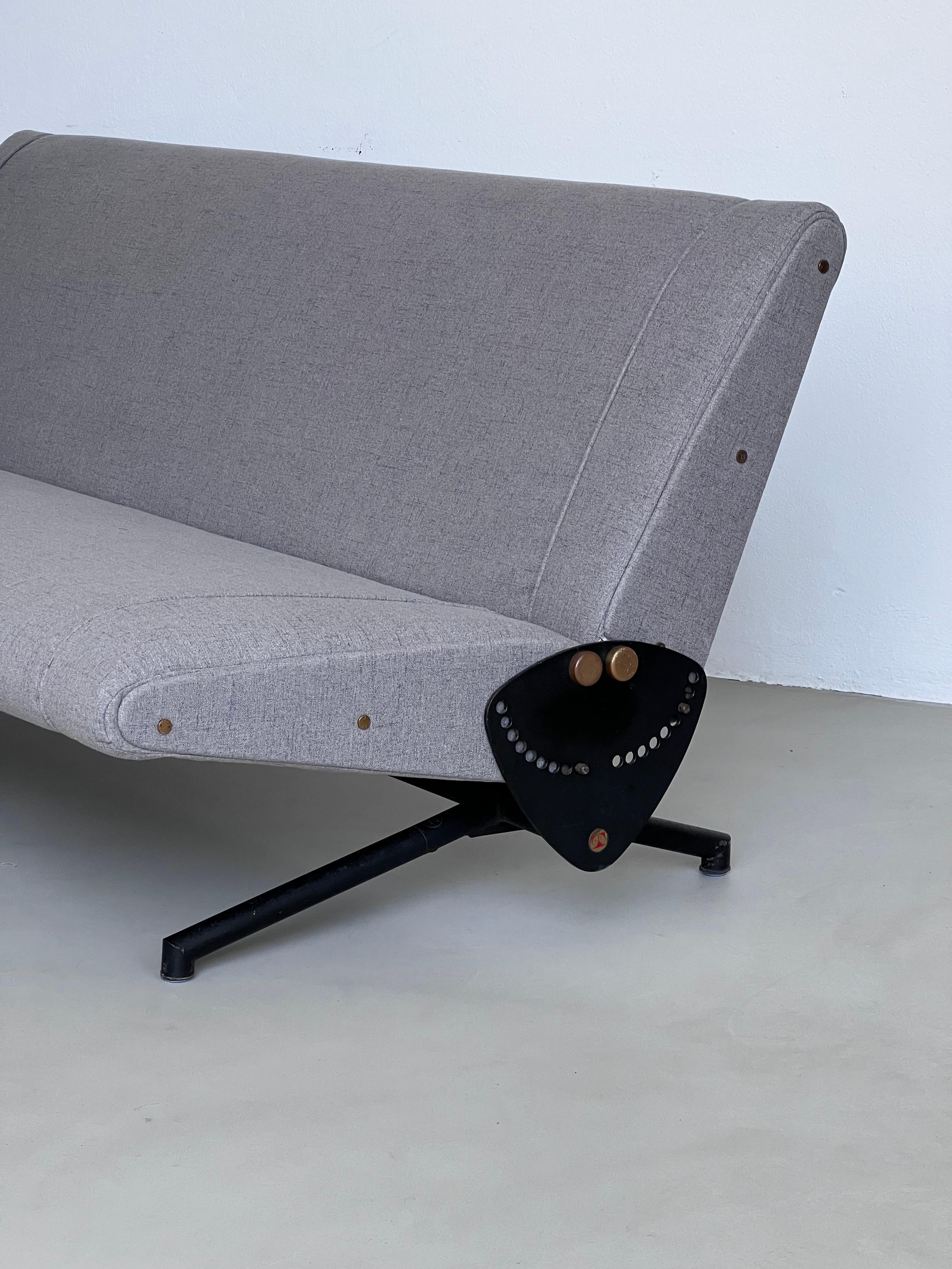 Vintage Mid Century Modern Borsani D70 Reclining Sofa, Grey Fabric, Collectible  For Sale 5