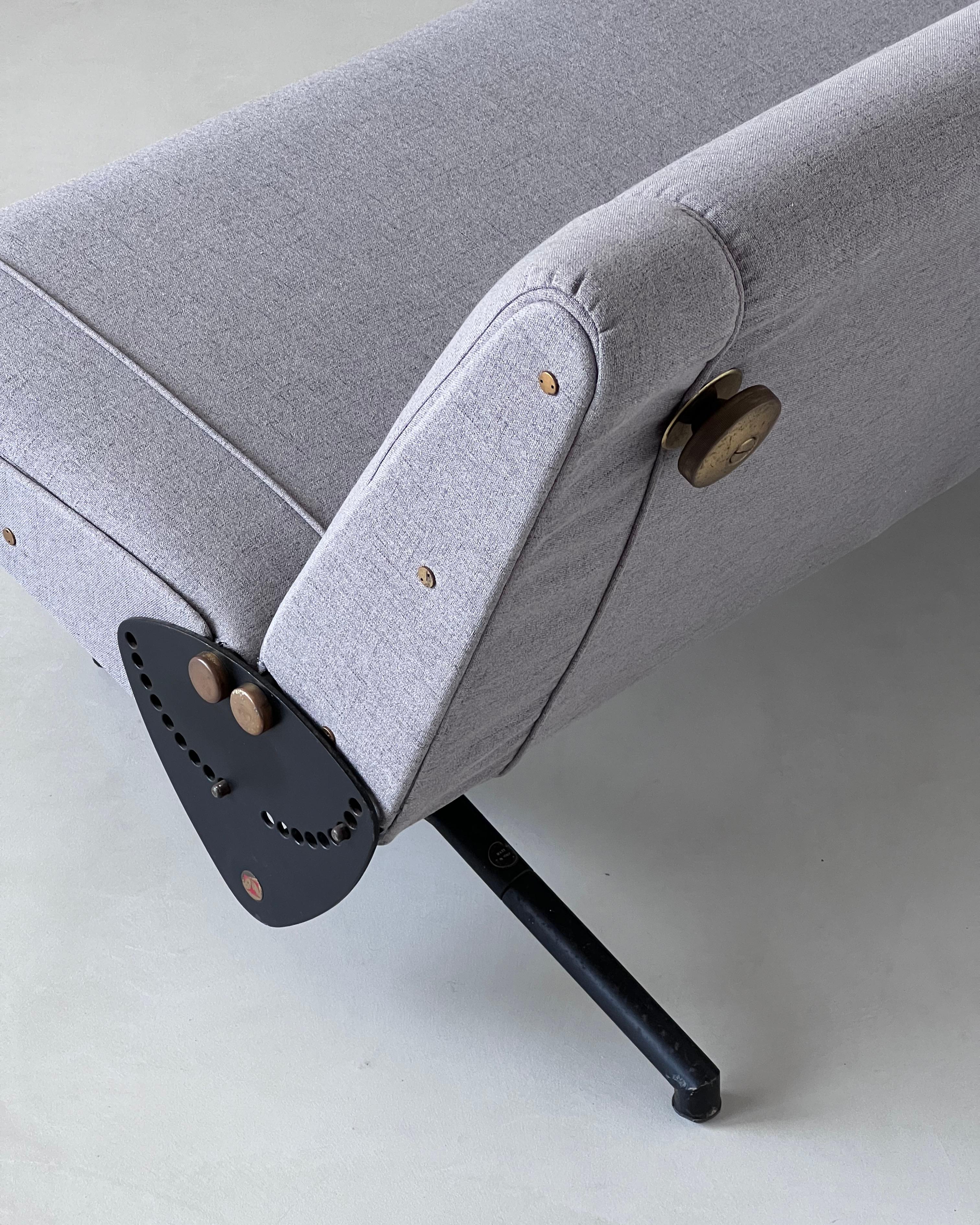 Vintage Mid Century Modern Borsani D70 Reclining Sofa, Grey Fabric, Collectible  For Sale 7
