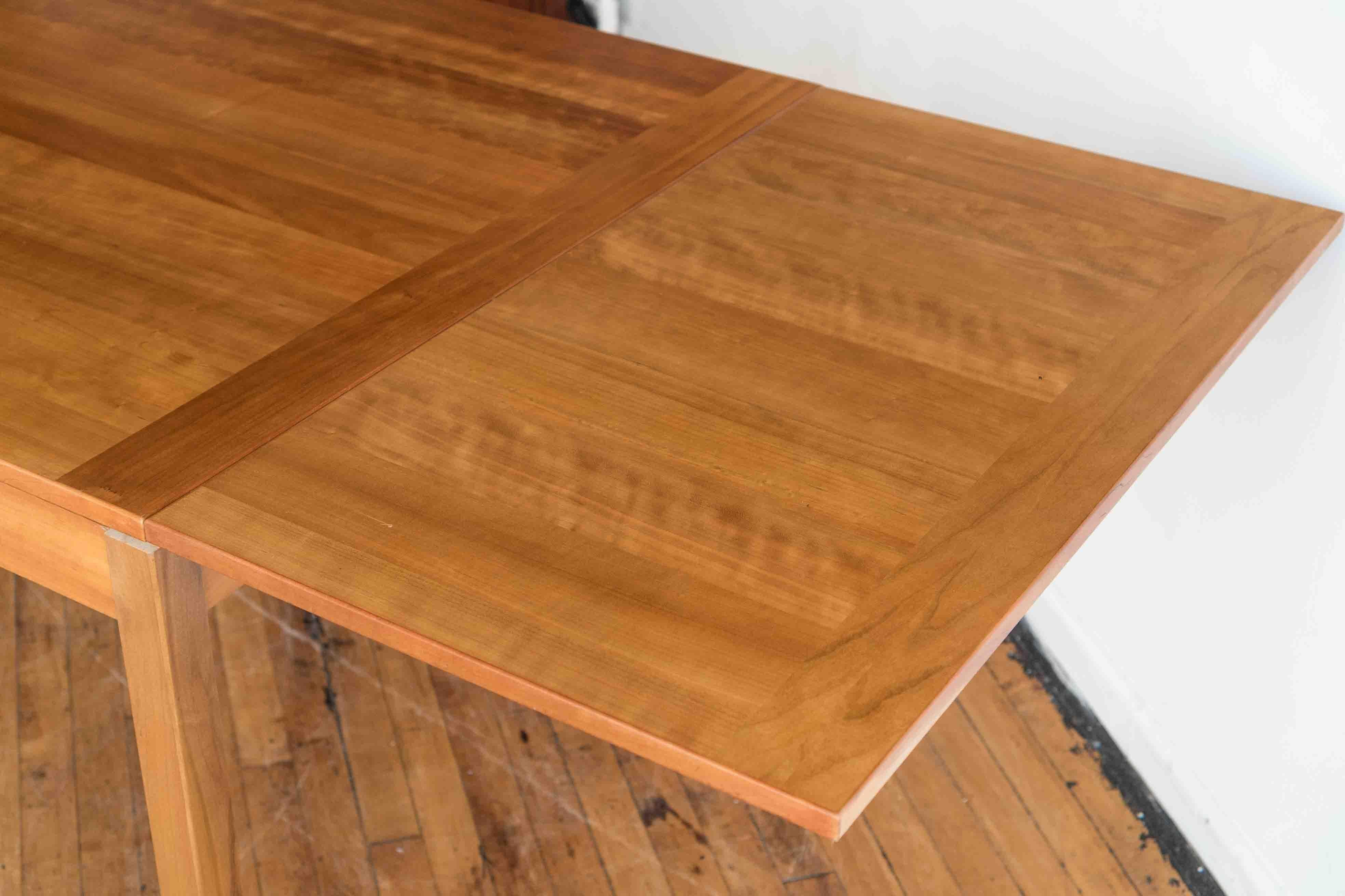 Vintage Mid Century Danish Draw Leaf Dining table  In Good Condition In Chicago, IL