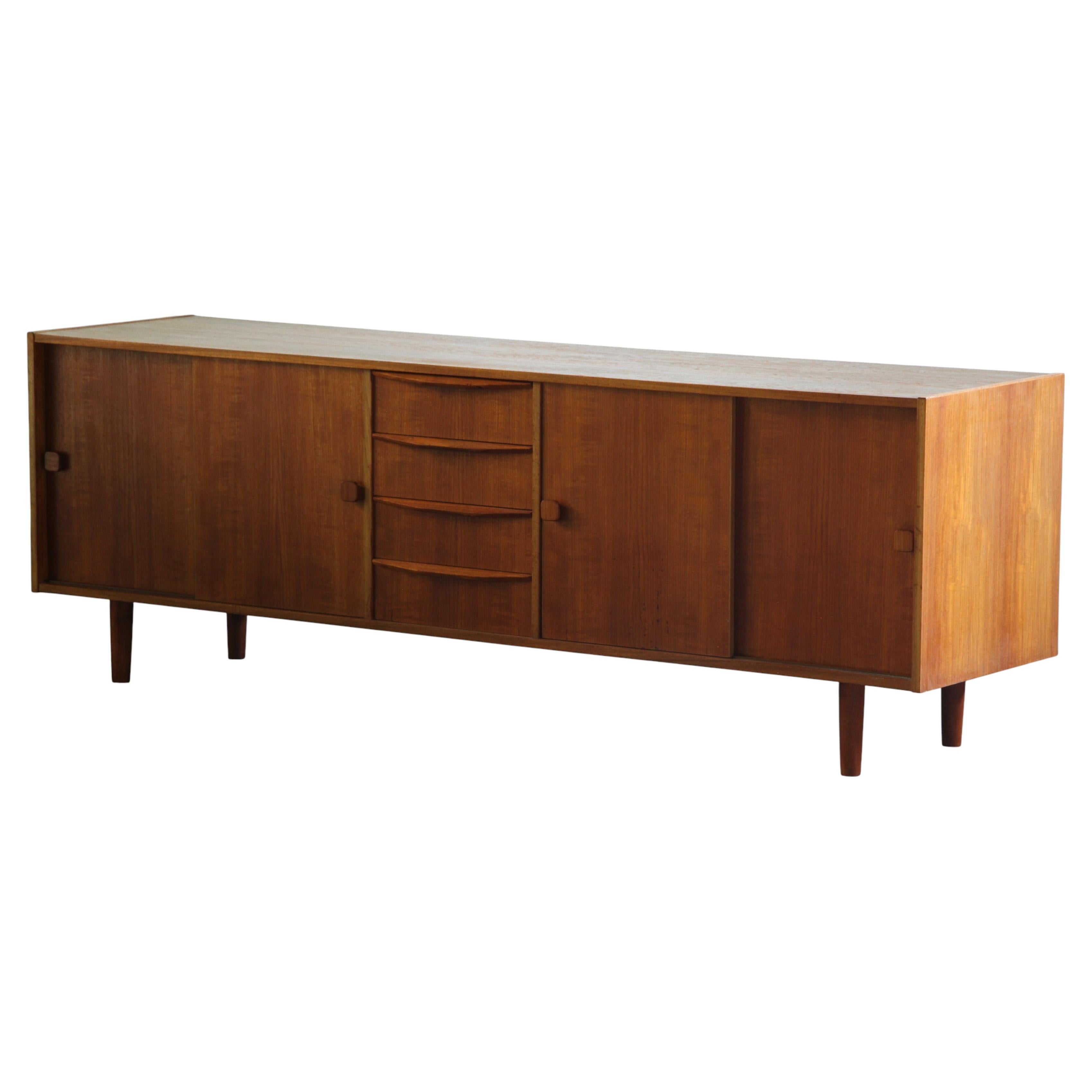 Vintage Mid-Century Danish Lowboard / Sideboard in Teak, 1960s
