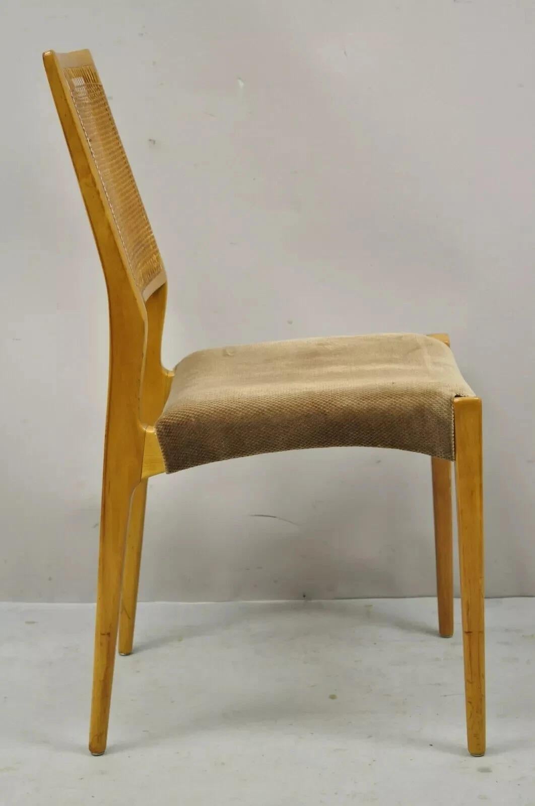 Sillas de comedor de madera de abedul con respaldo de caña, modernas, danesas y vintage de mediados de siglo - Juego de 6 en venta 5