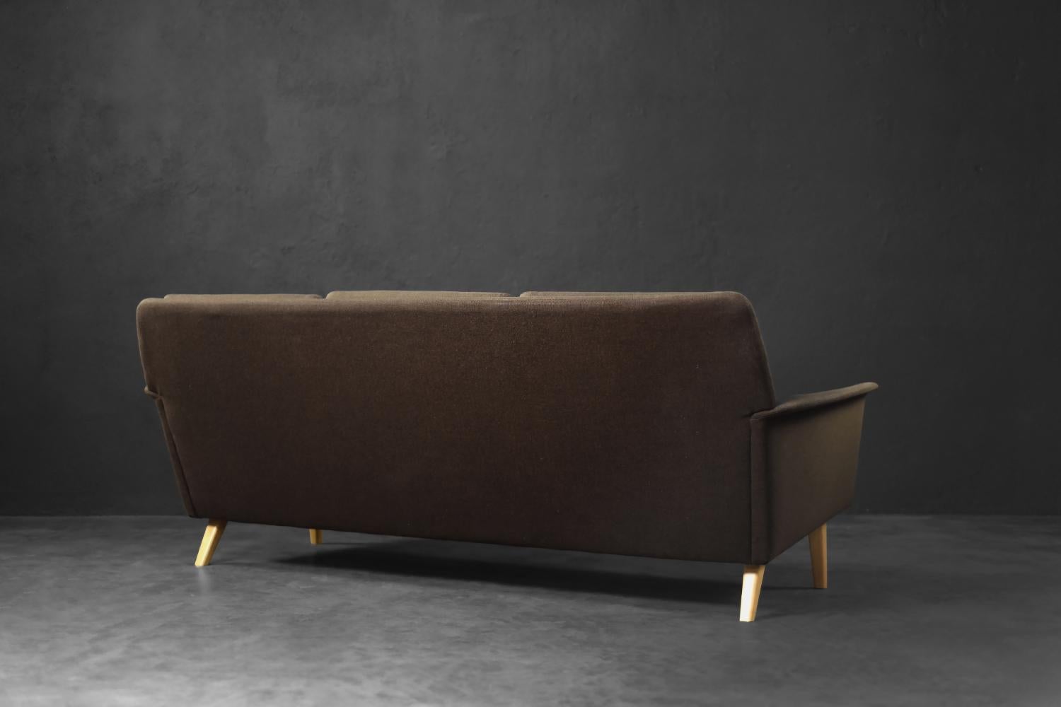 Vintage Mid-Century Danish Modern Brown 3-Seater Sofa by Folke Ohlsson for F.H. im Angebot 8