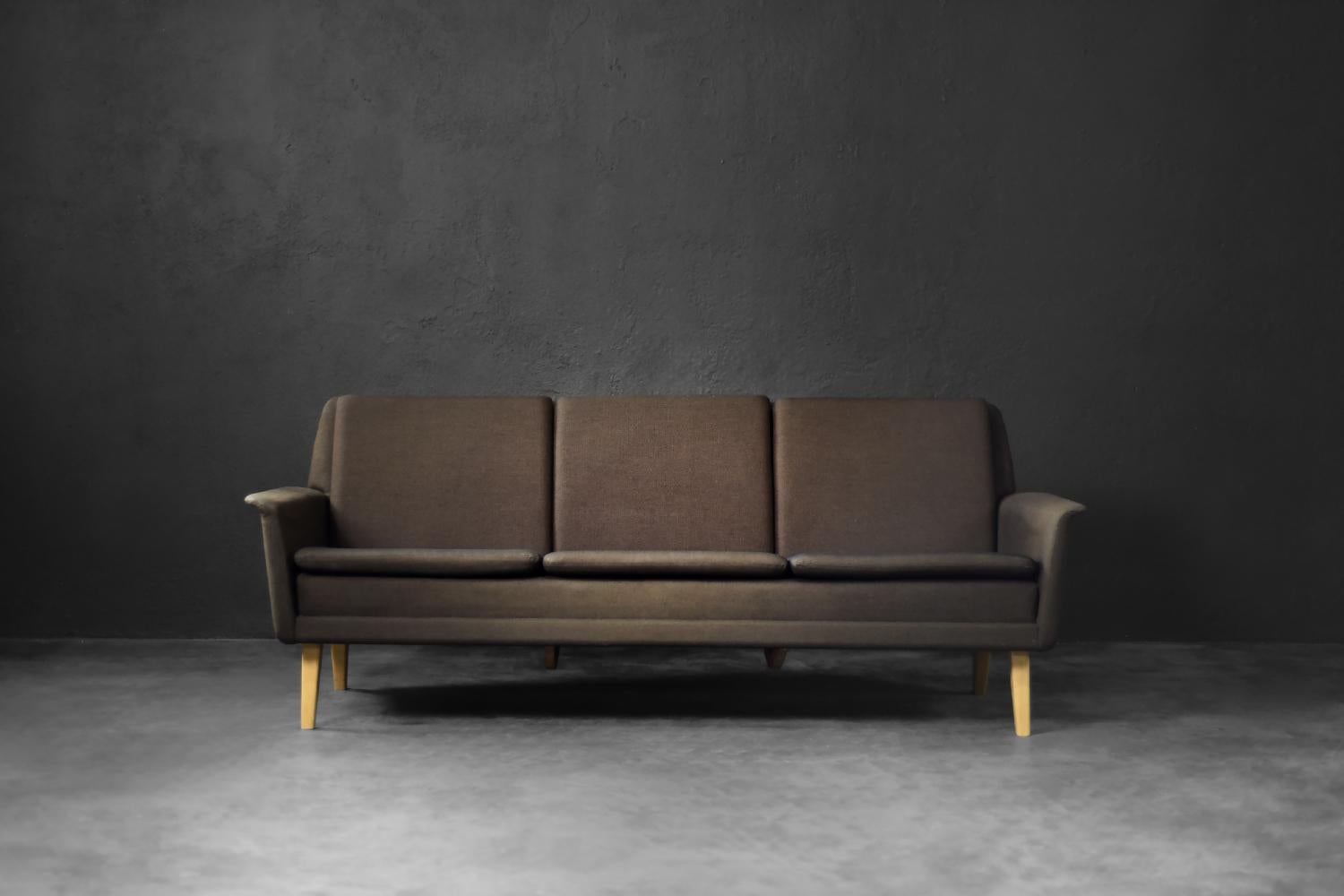 Vintage Mid-Century Danish Modern Brown 3-Seater Sofa by Folke Ohlsson for F.H. (Dänisch) im Angebot