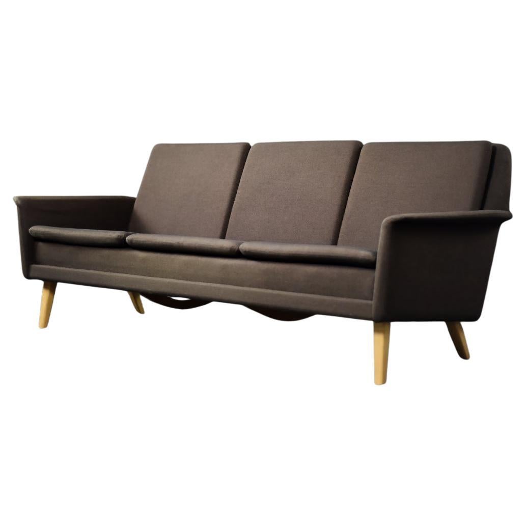 Vintage Mid-Century Danish Modern Brown 3-Seater Sofa by Folke Ohlsson for F.H. im Angebot