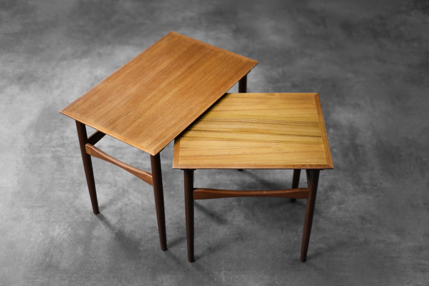 Danese Vintage Mid-Century Danish Modern Brown Teak Nesting Tables, 1960, Set of 2 in vendita