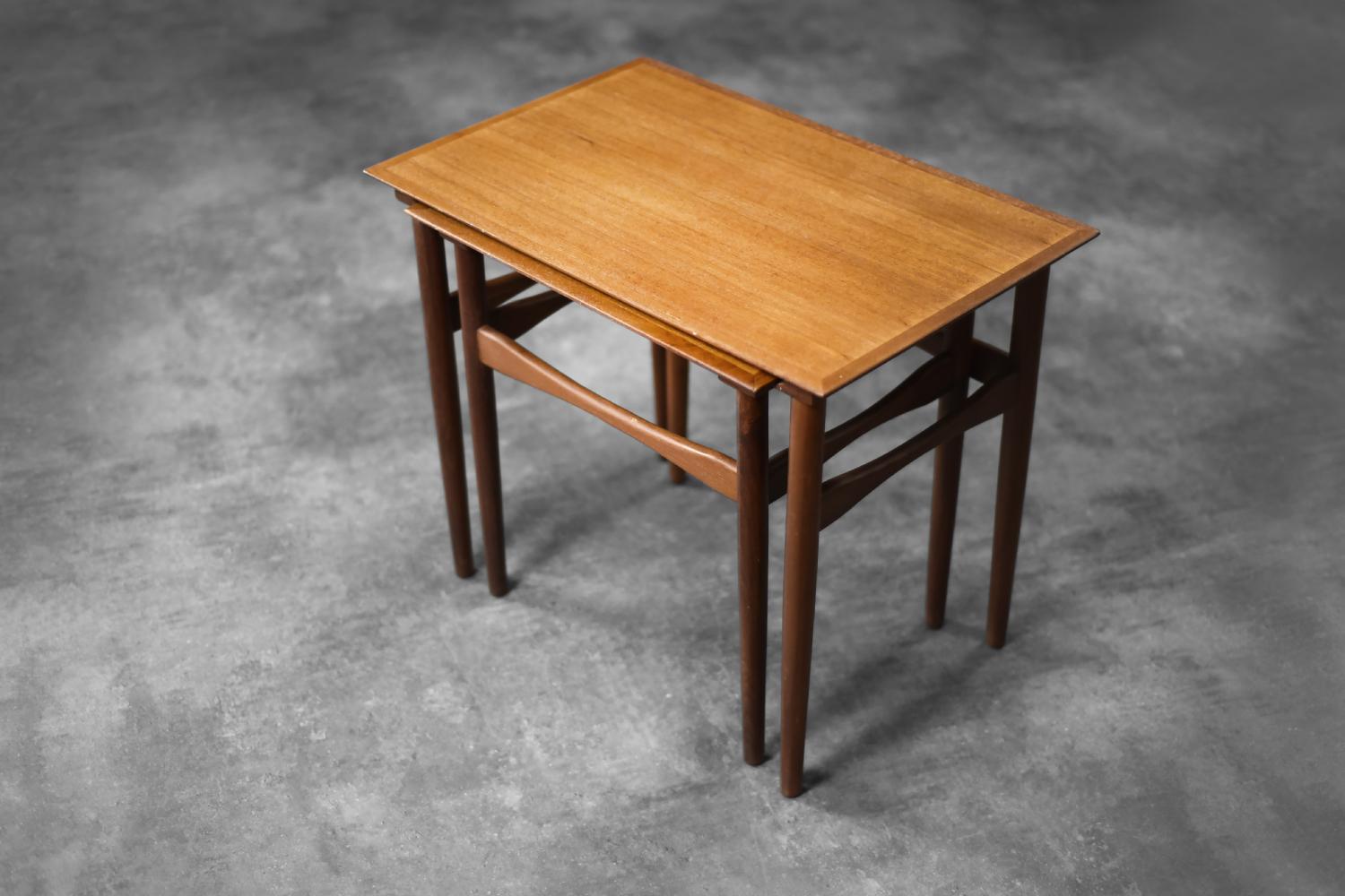 Metà XX secolo Vintage Mid-Century Danish Modern Brown Teak Nesting Tables, 1960, Set of 2 in vendita