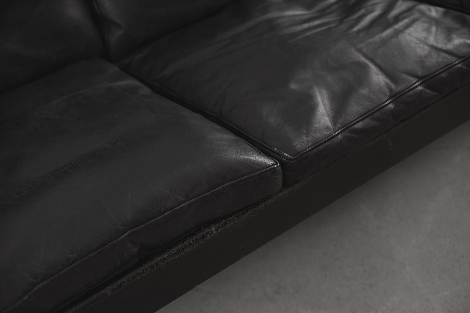 Vintage Mid-Century Danish Modern Leather&Rosewood 3-Seat Sofa by Kurt Østervig For Sale 4