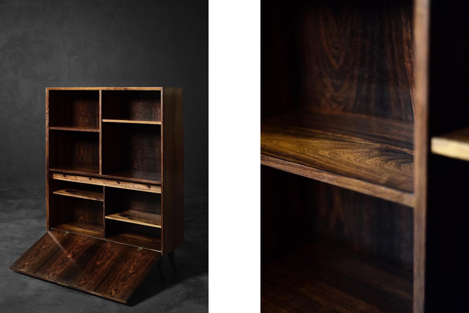 Librería vintage de palisandro con barra, moderna danesa de mediados de siglo, de Erik Brouer en Bueno estado para la venta en Warszawa, Mazowieckie