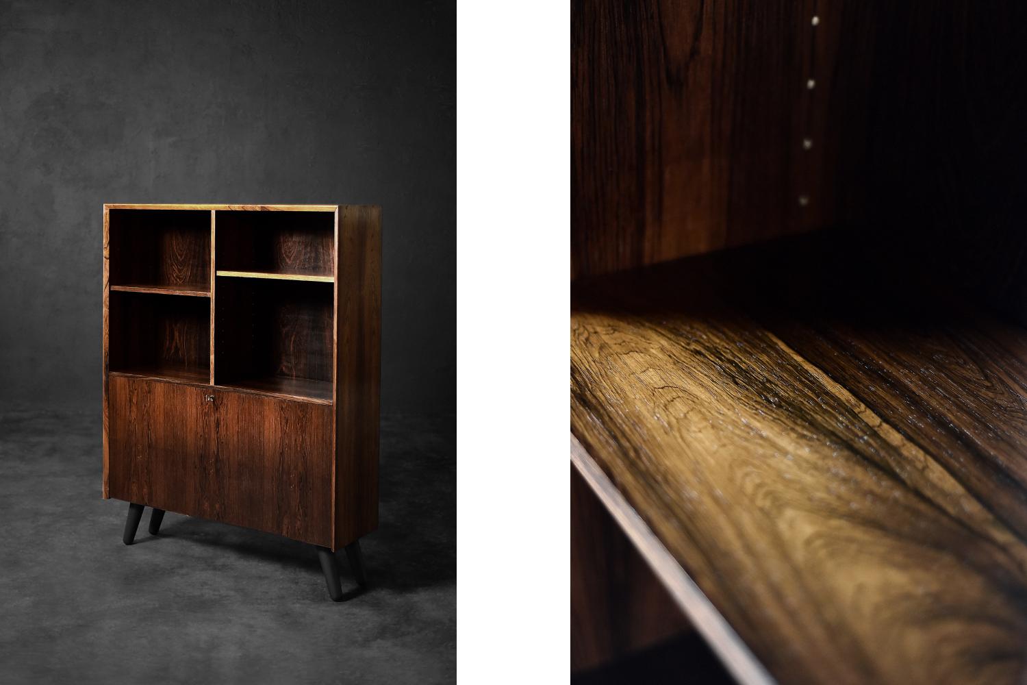 Librería vintage de palisandro con barra, moderna danesa de mediados de siglo, de Erik Brouer mediados del siglo XX en venta