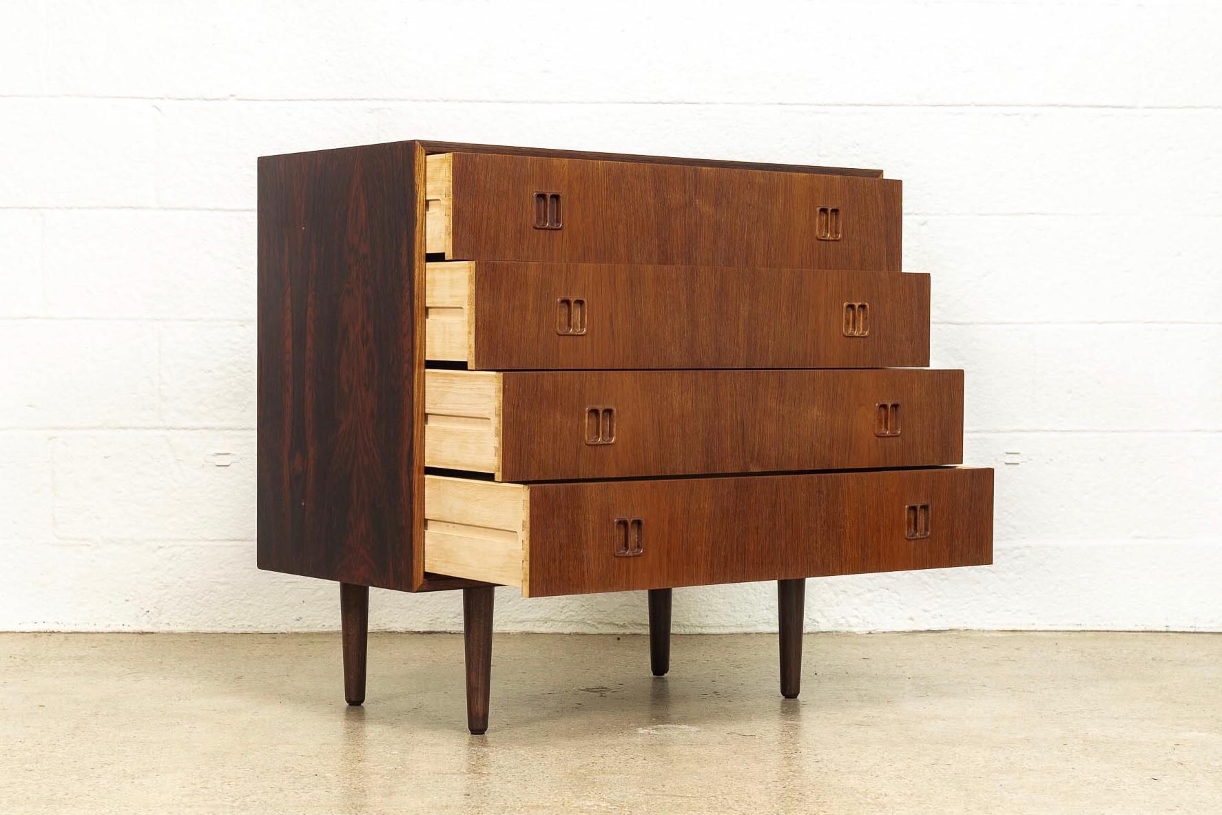 Vintage Midcentury Danish Modern Rosewood Sideboard or Dresser, 1960s In Good Condition For Sale In Detroit, MI
