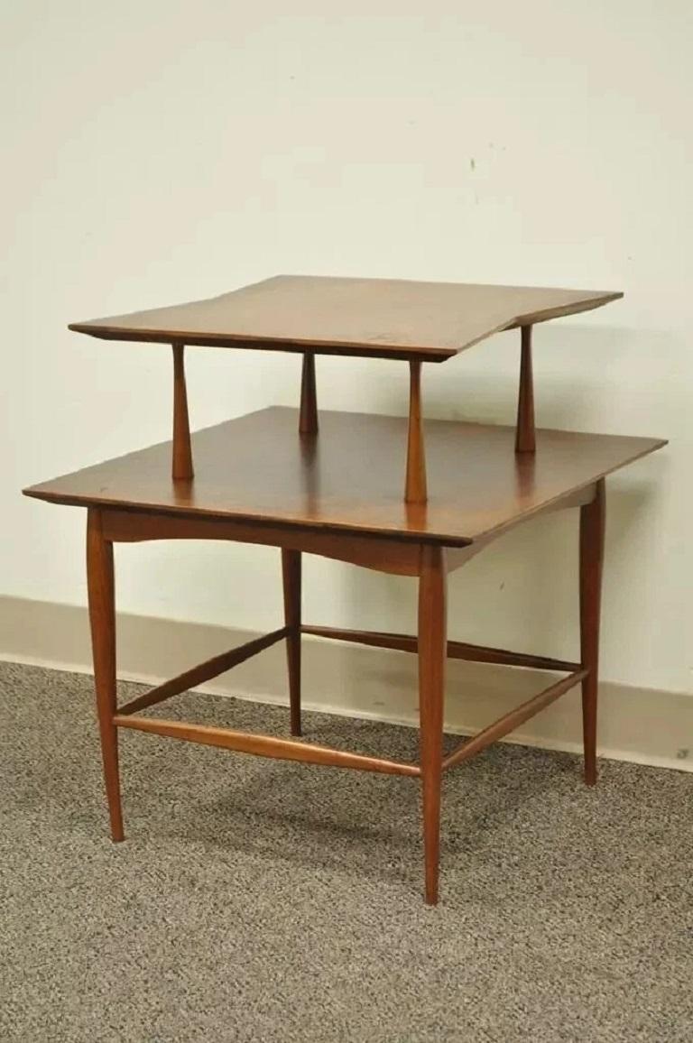 Vintage Mid Century Danish Modern Sculpted Walnut 2 Tier Side End Lamp Table For Sale 4