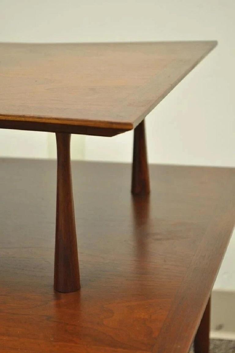 20th Century Vintage Mid Century Danish Modern Sculpted Walnut 2 Tier Side End Lamp Table For Sale