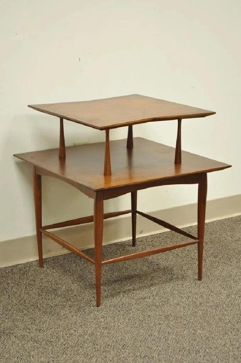 Vintage Mid Century Danish Modern Sculpted Walnut 2 Tier Side End Lamp Table For Sale 3