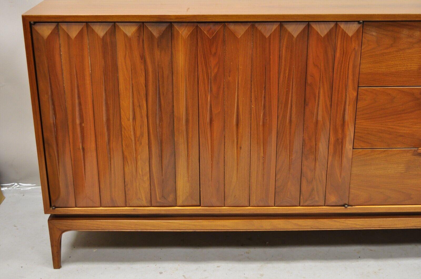Vintage Mid Century Danish Modern Sculpted Walnut Long Dresser Credenza In Good Condition For Sale In Philadelphia, PA