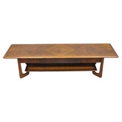 Vintage Mid Century Danish Modern Sculptural Nussbaum 1 Schublade lange Couchtisch