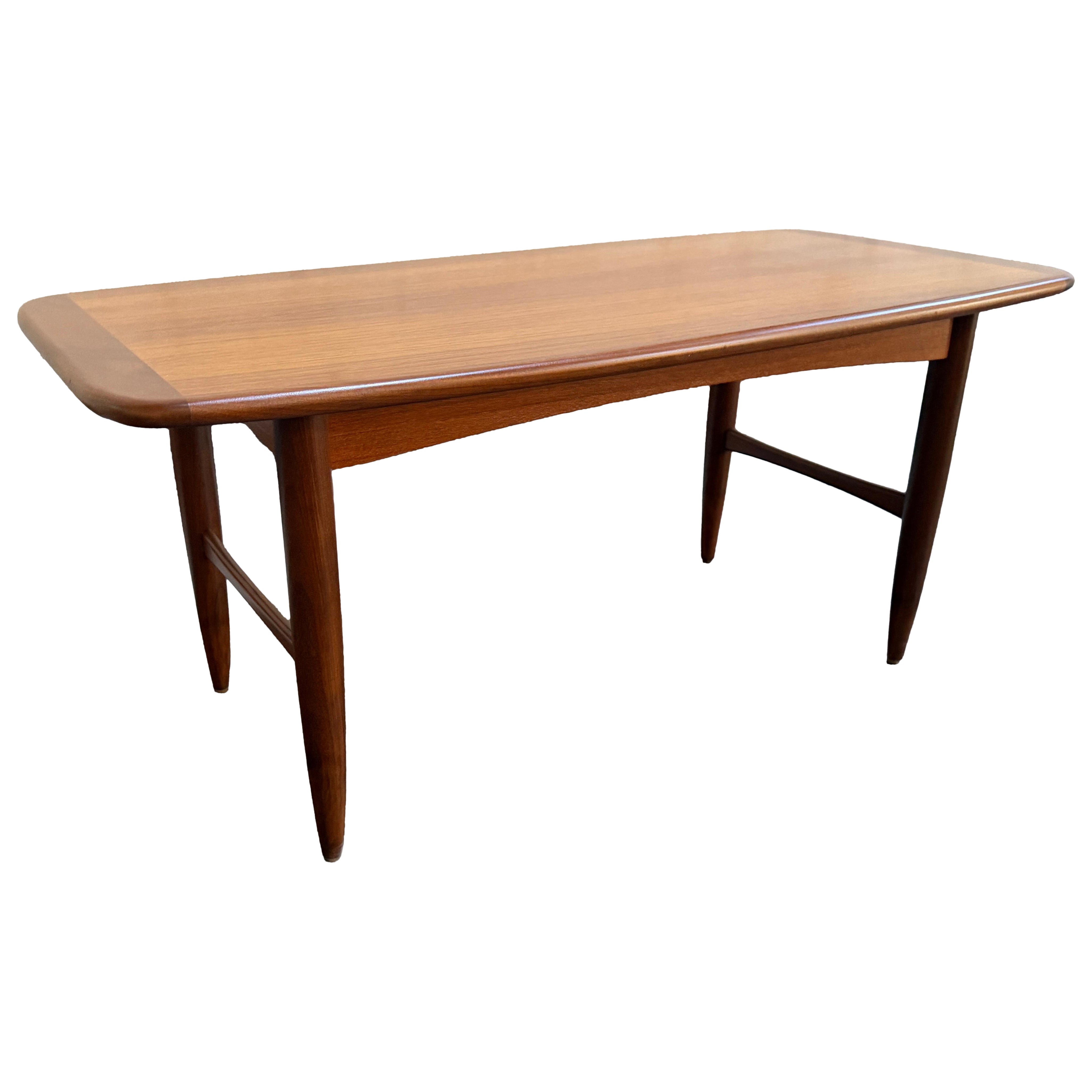 Vintage Mid-Century Danish Modern Table à café ou à cocktail en teck