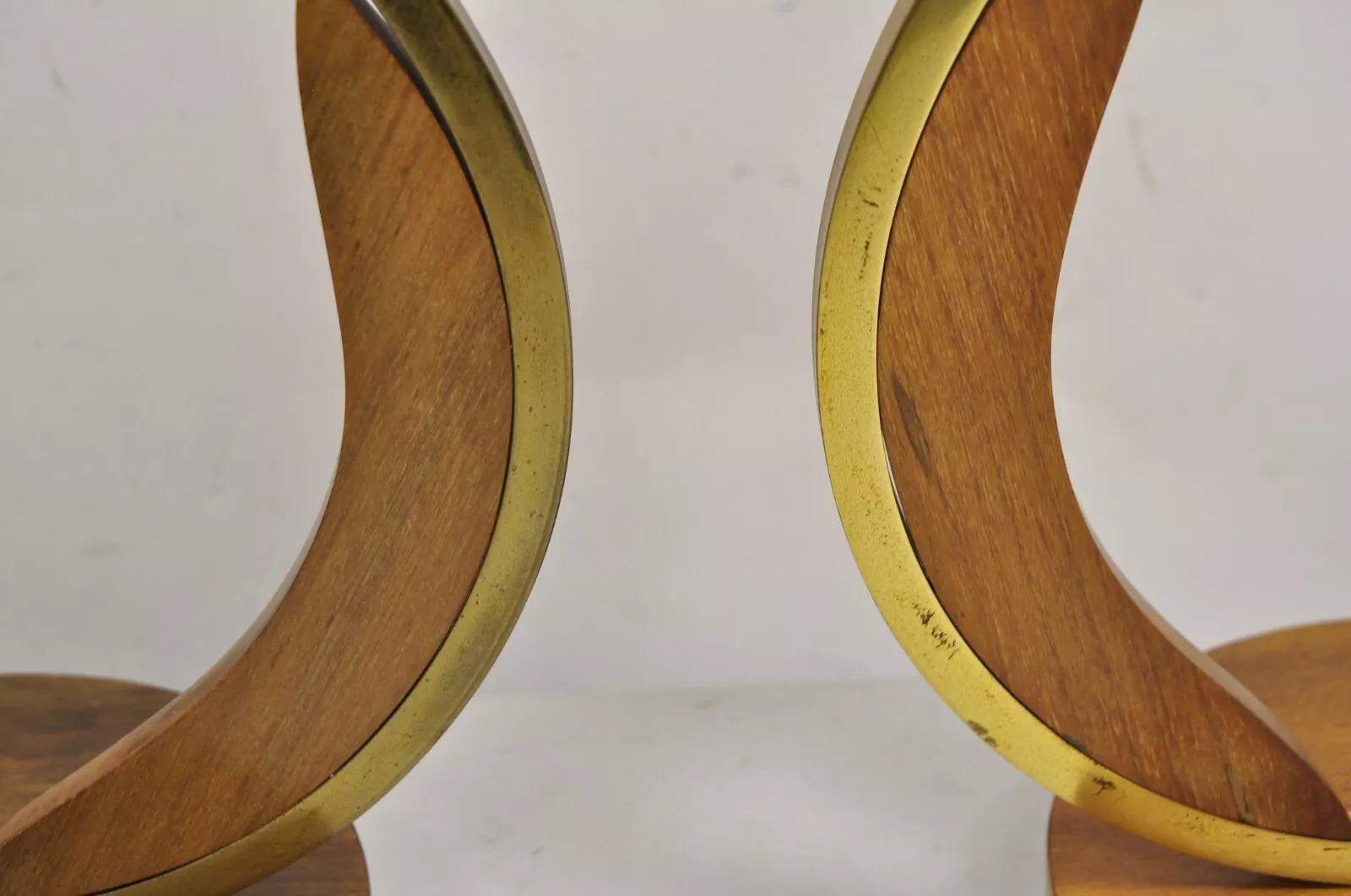 Lámpara de mesa escultórica vintage danesa moderna de mediados de siglo en madera de teca y latón - Pareja en venta 2