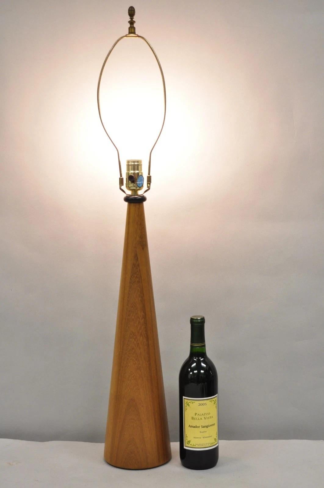 Vintage Mid Century Danish Modern Teak Wood Cone Pyramid Modernist Table Lamp. Circa Late 20th Century. Measurements: 35