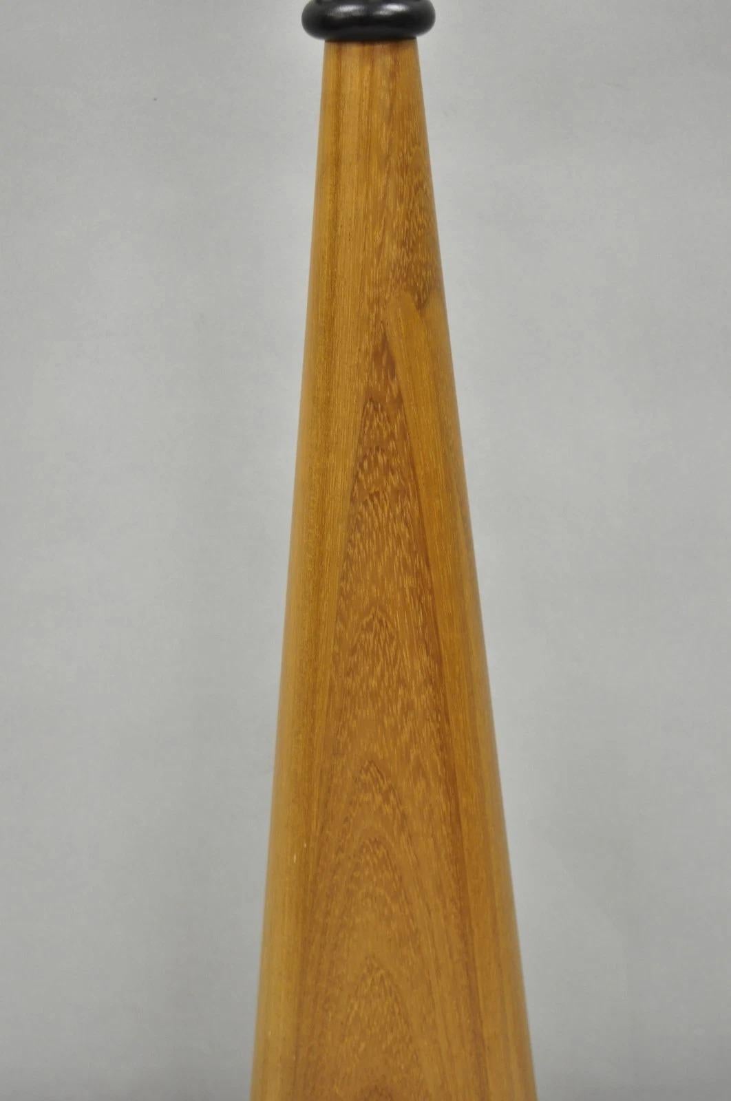 Vintage Mid Century Danish Modern Teak Wood Cone Pyramid Modernist Table Lamp In Good Condition For Sale In Philadelphia, PA