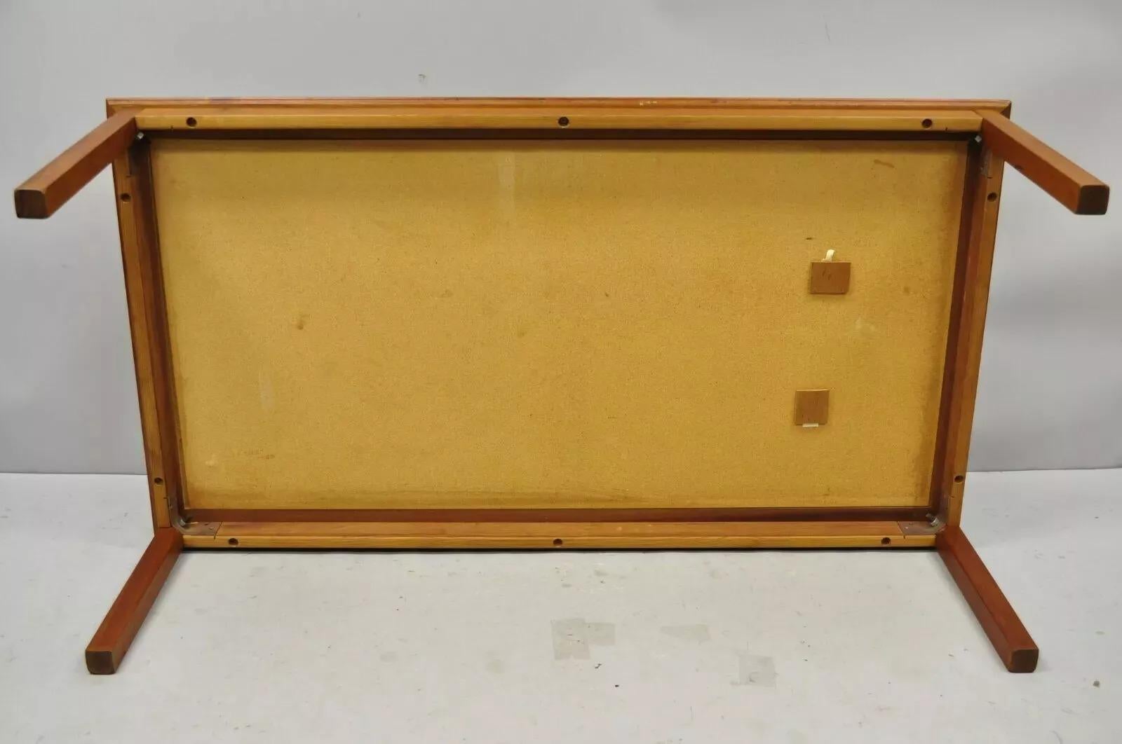 Rechteckiger dänischer Vintage-Couchtisch aus Teakholz mit Kachelplatte, Mid-Century Modern 2