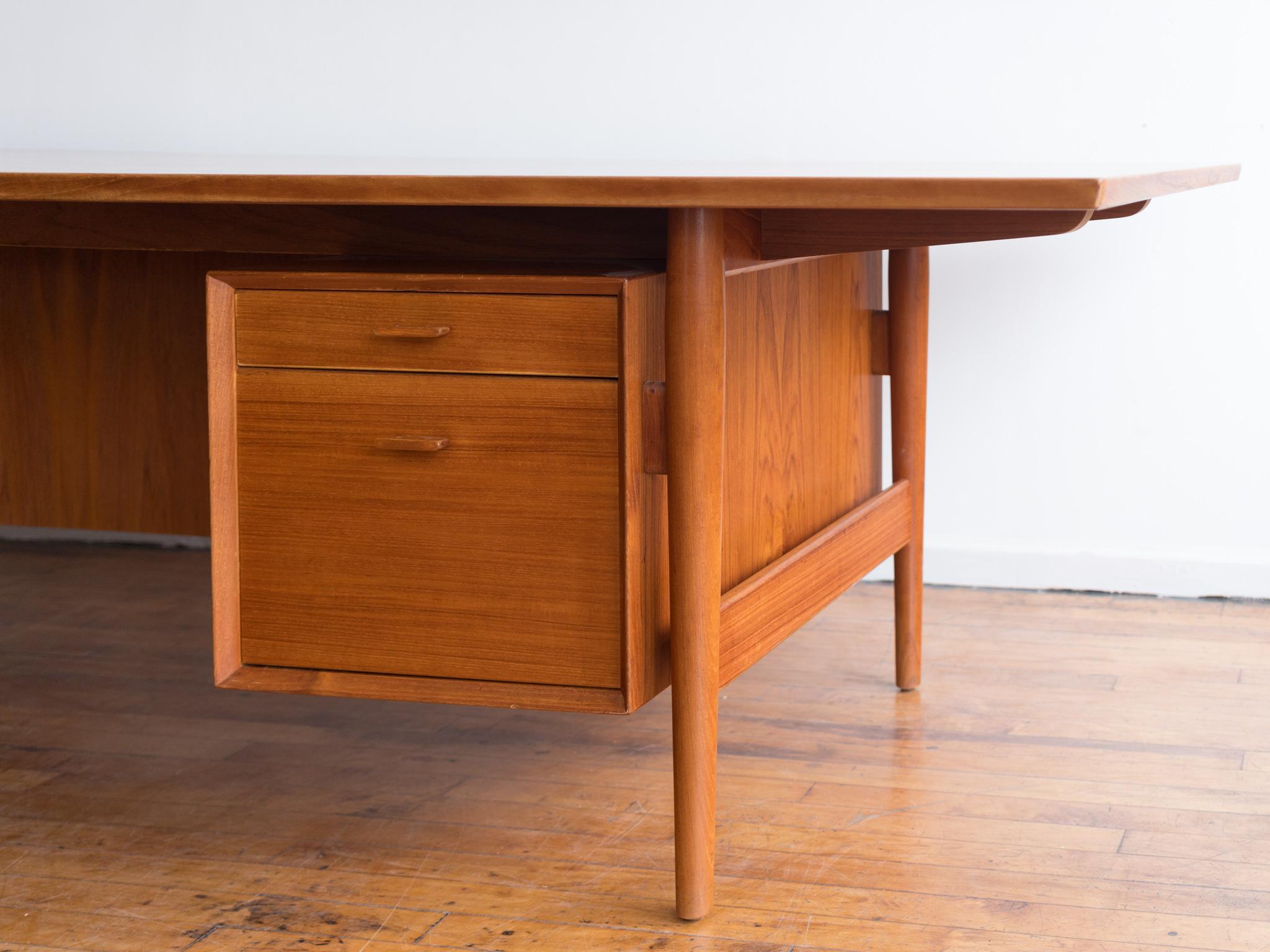 Vintage Mid Century Danish Teak Executive Desk Model No. 207b by Arner Vodder  4