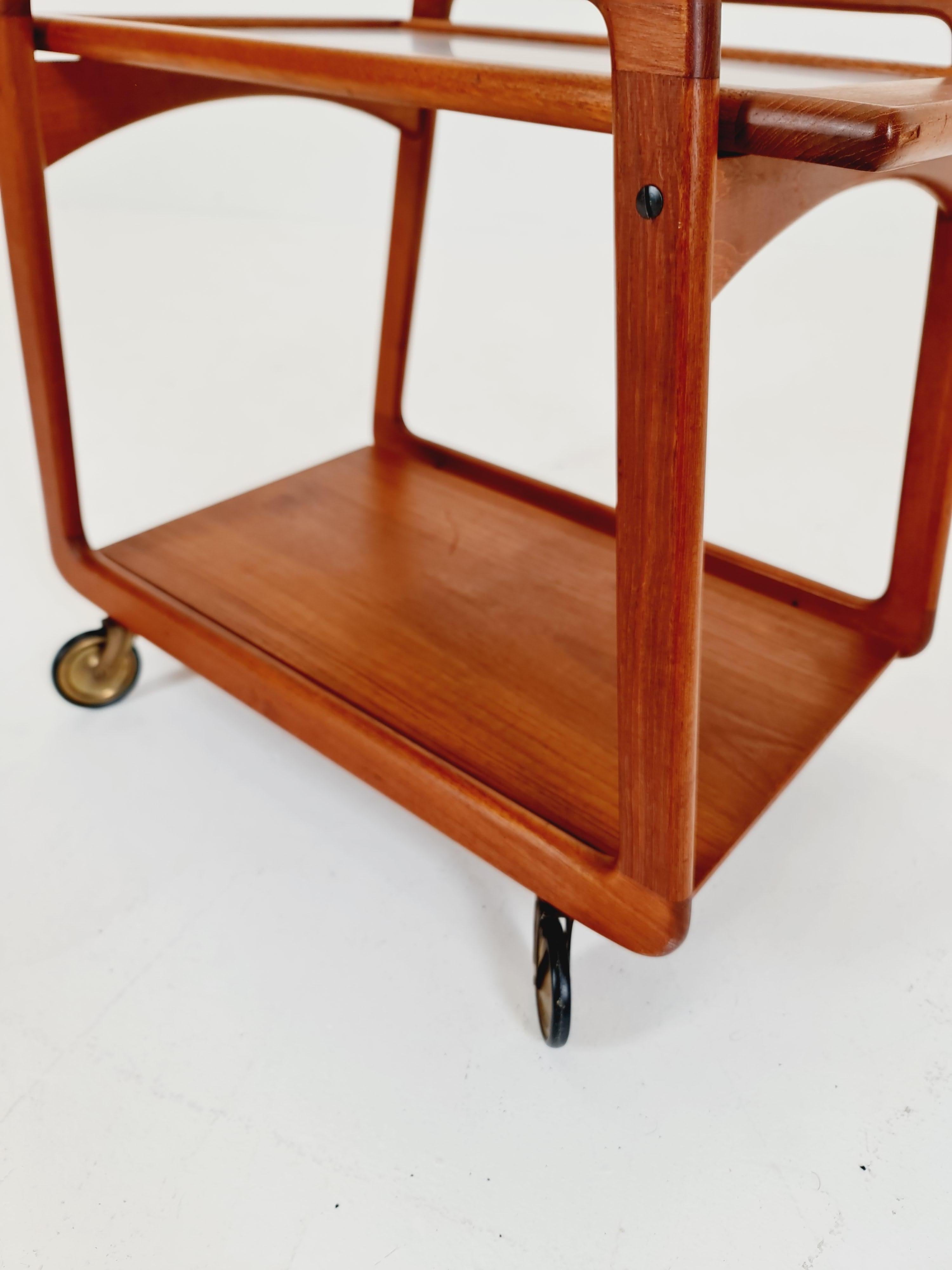 Dänischer Vintage-Wagenwagen aus massivem Teakholz/Barwagen aus der Mitte des Jahrhunderts von SIKA Mobler , 1960 im Angebot 5