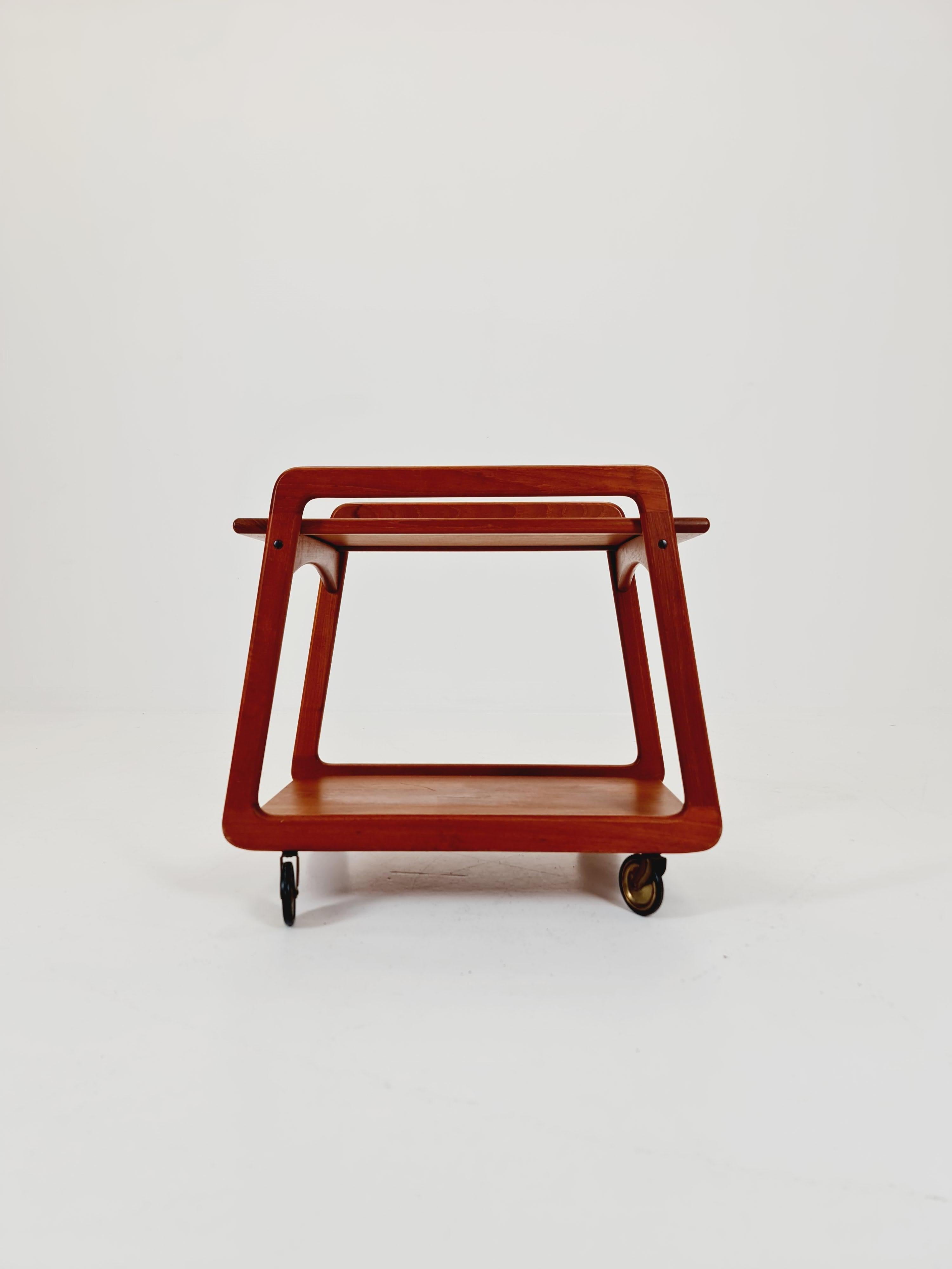 Dänischer Vintage-Wagenwagen aus massivem Teakholz/Barwagen aus der Mitte des Jahrhunderts von SIKA Mobler , 1960 (Moderne der Mitte des Jahrhunderts) im Angebot