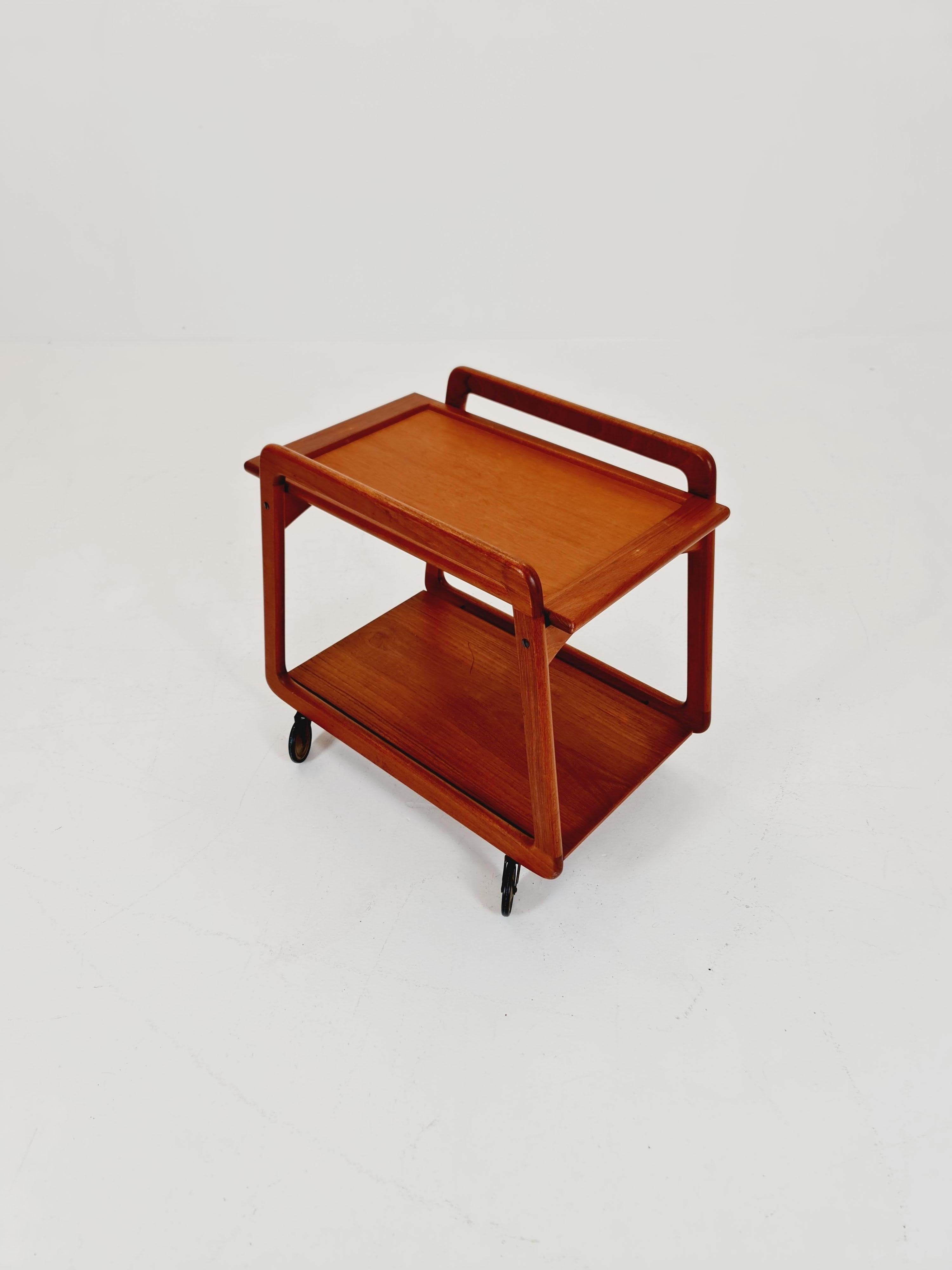 Dänischer Vintage-Wagenwagen aus massivem Teakholz/Barwagen aus der Mitte des Jahrhunderts von SIKA Mobler , 1960 im Angebot 2