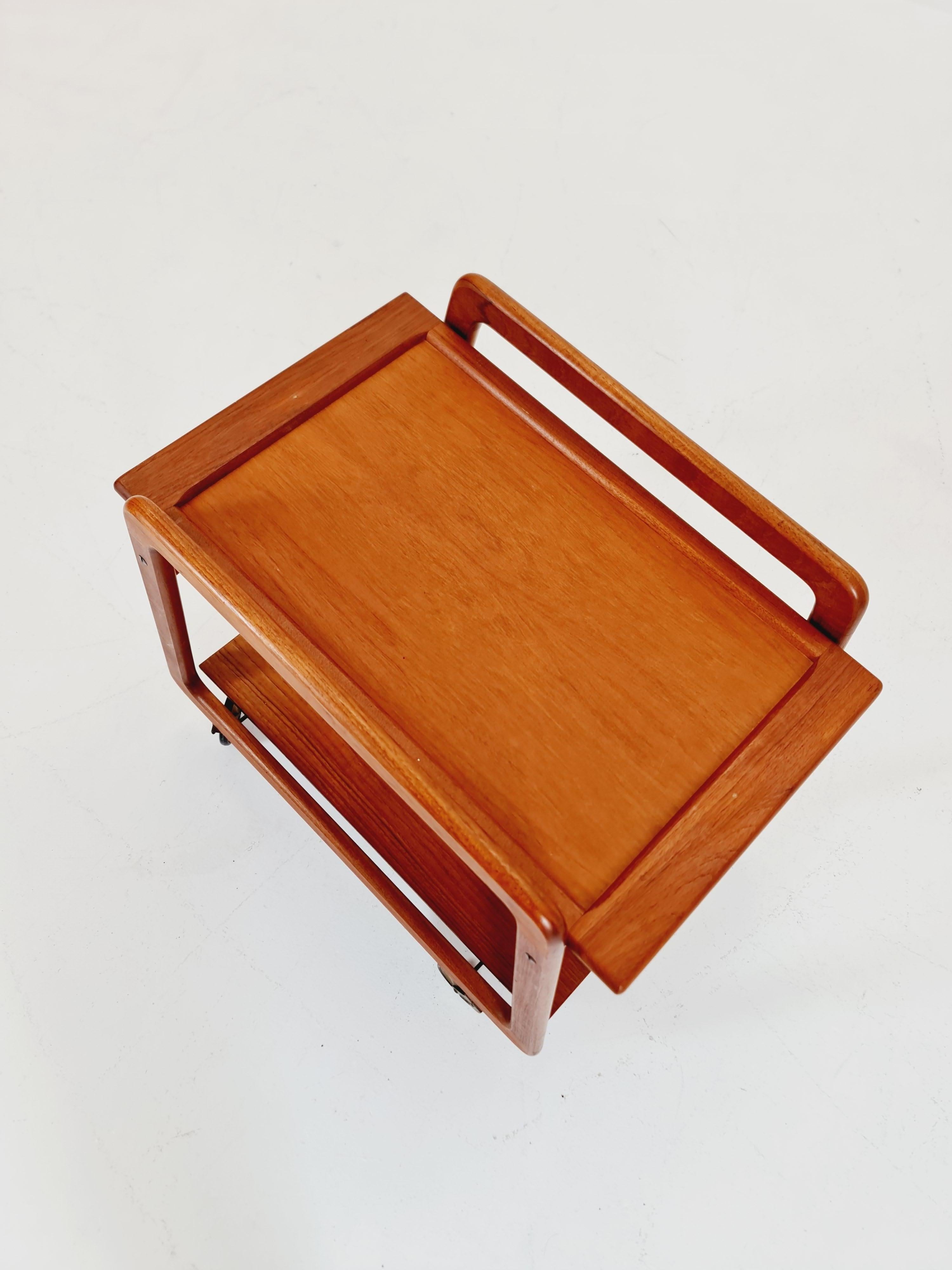 Dänischer Vintage-Wagenwagen aus massivem Teakholz/Barwagen aus der Mitte des Jahrhunderts von SIKA Mobler , 1960 im Angebot 3