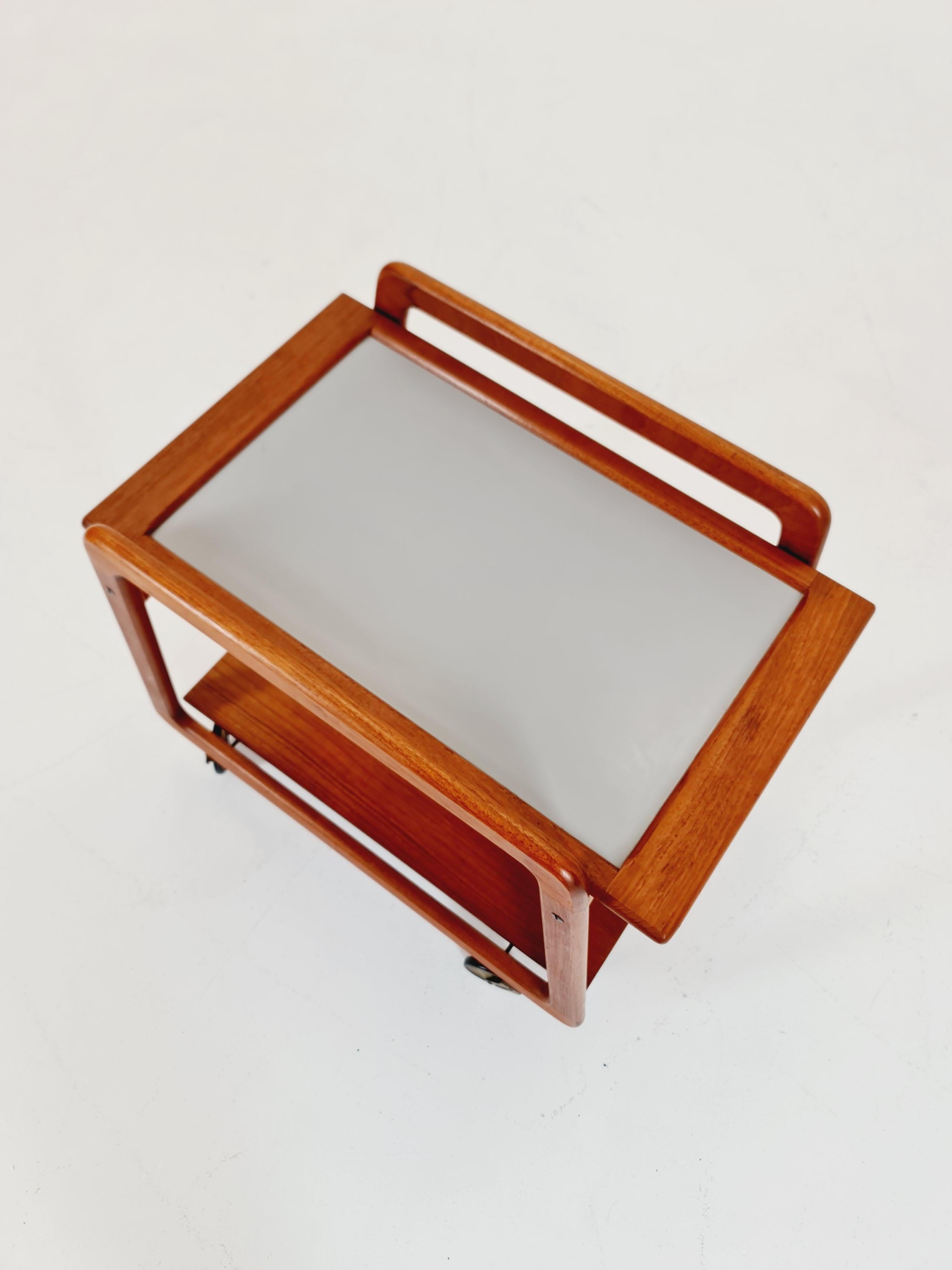 Dänischer Vintage-Wagenwagen aus massivem Teakholz/Barwagen aus der Mitte des Jahrhunderts von SIKA Mobler , 1960 im Angebot 4