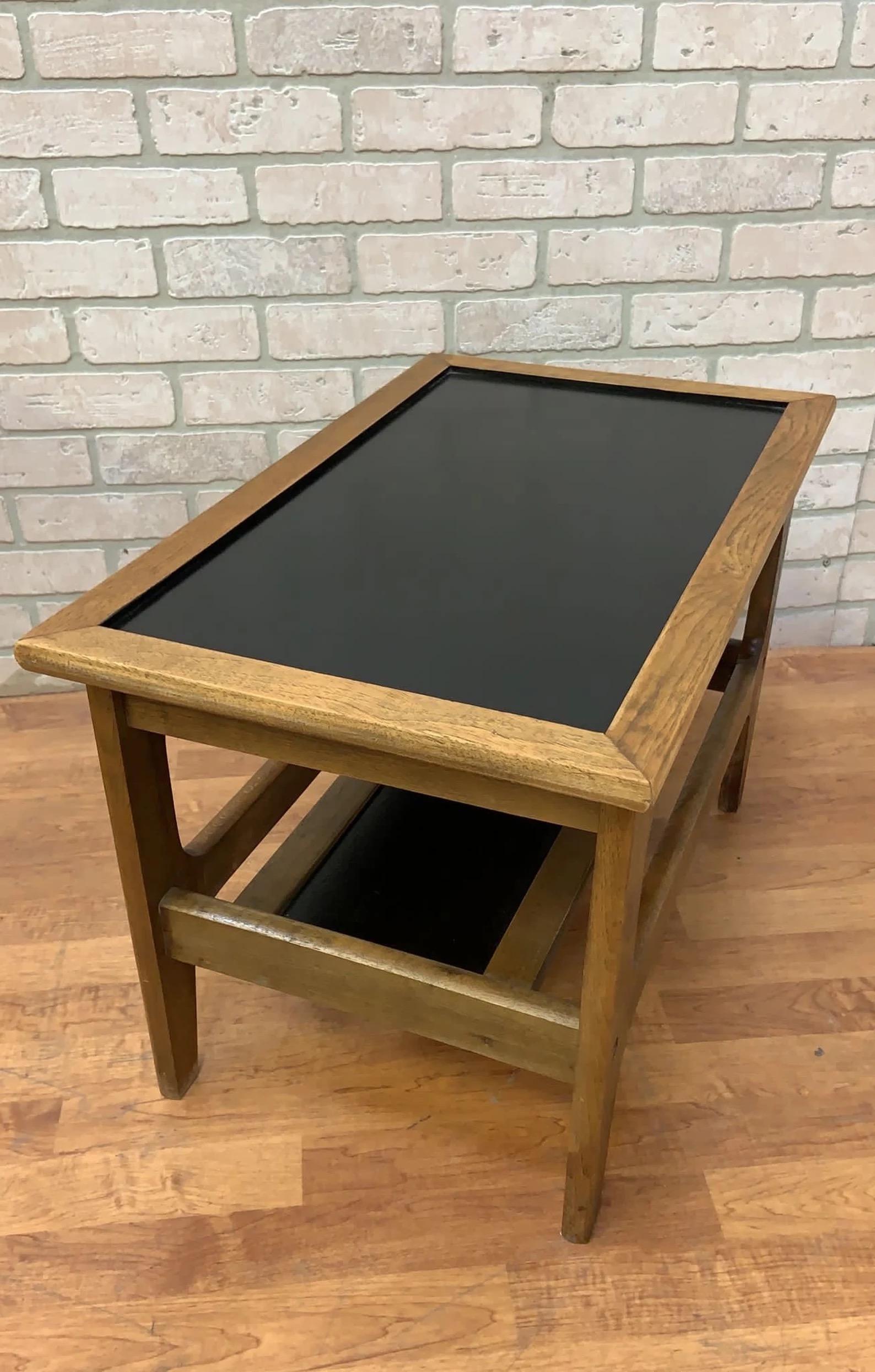Inconnu Table d'appoint, d'appoint, de service, à deux niveaux, danoise du milieu du siècle dernier en vente