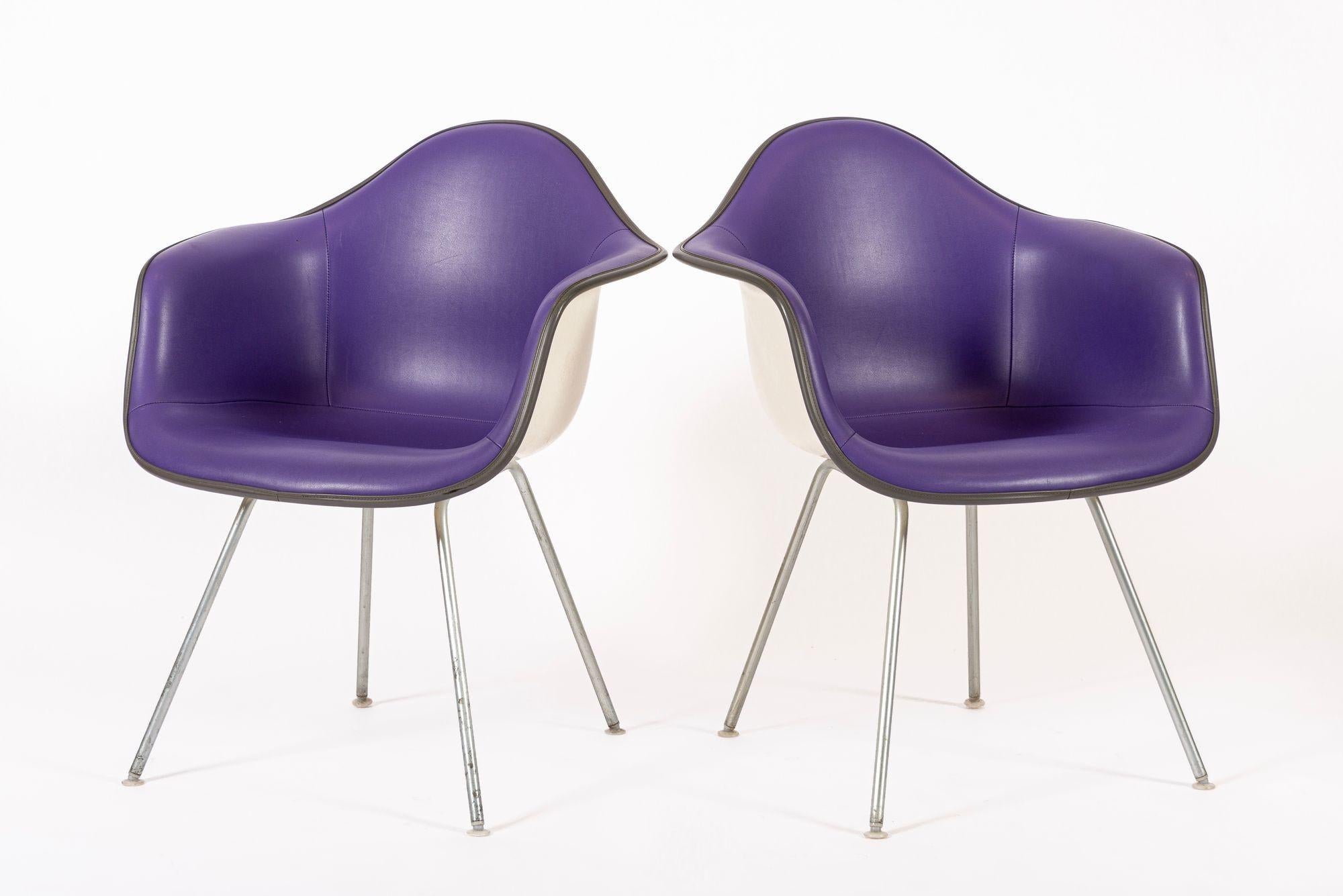 Vintage Mid Century DAX Purple Lounge Chairs by Eames for Herman Miller (Moderne der Mitte des Jahrhunderts) im Angebot