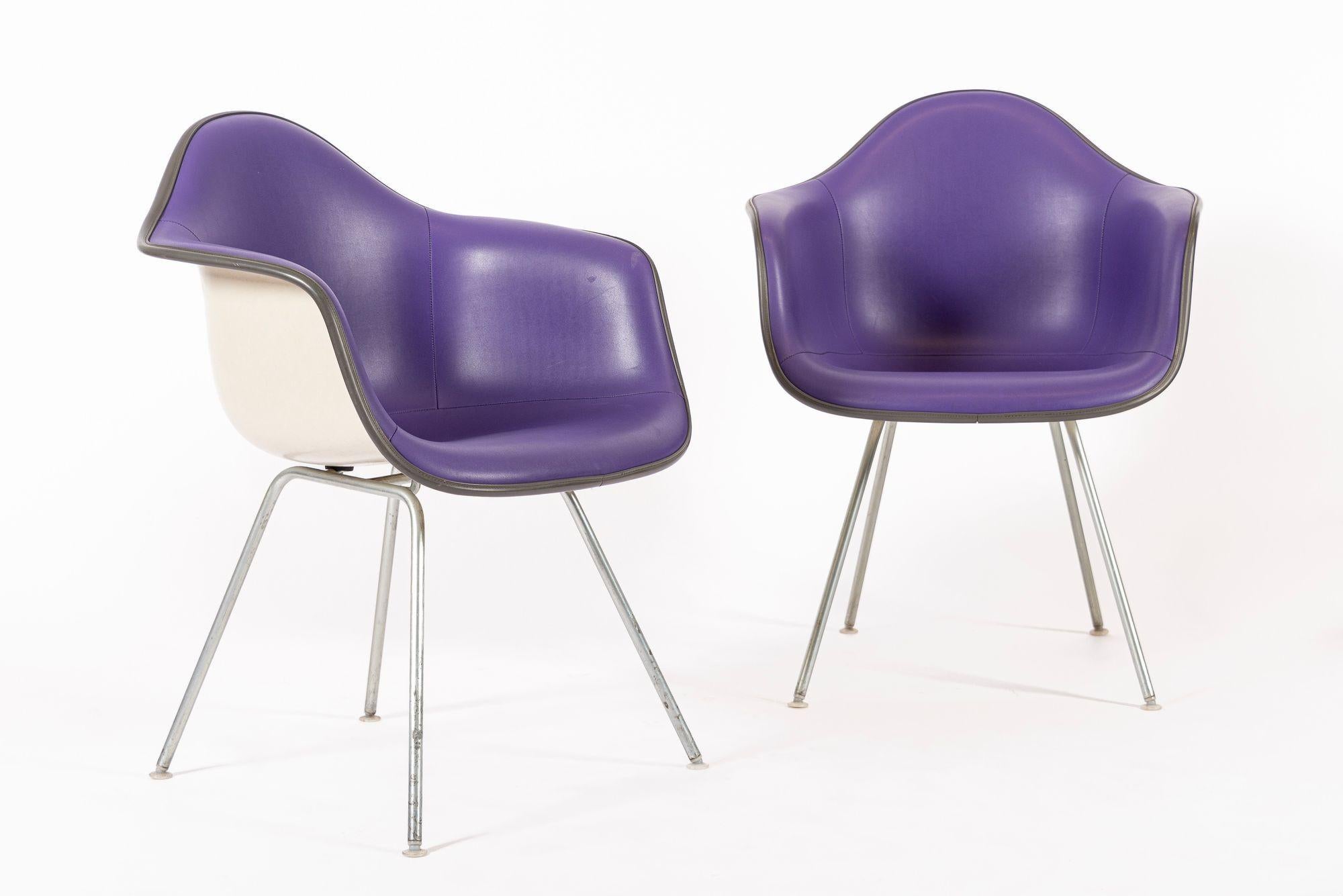 Vintage Mid Century DAX Purple Lounge Chairs by Eames for Herman Miller (amerikanisch) im Angebot